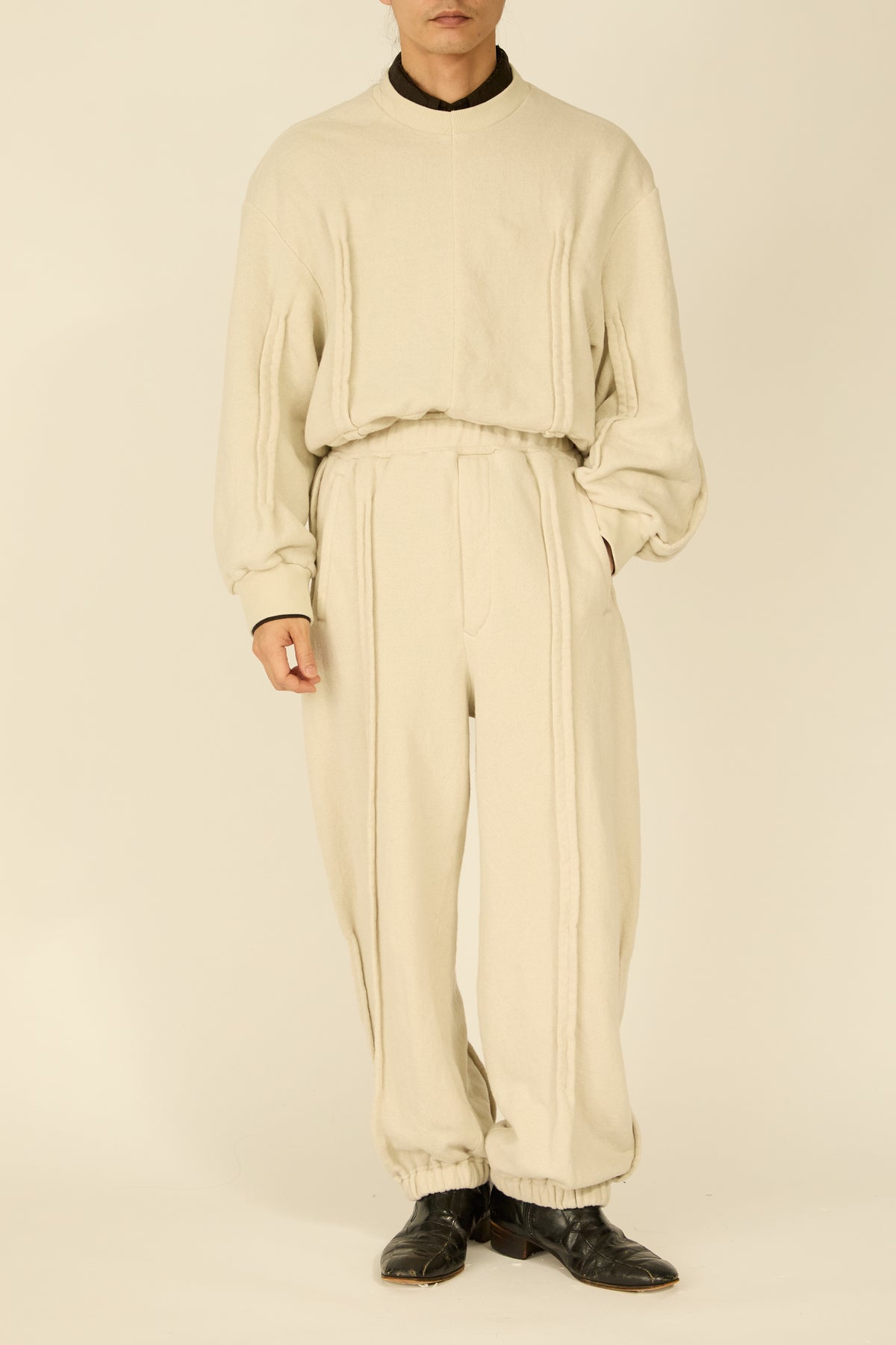 i'm here : " METAL " SWEAT PANTS : / ECRU
