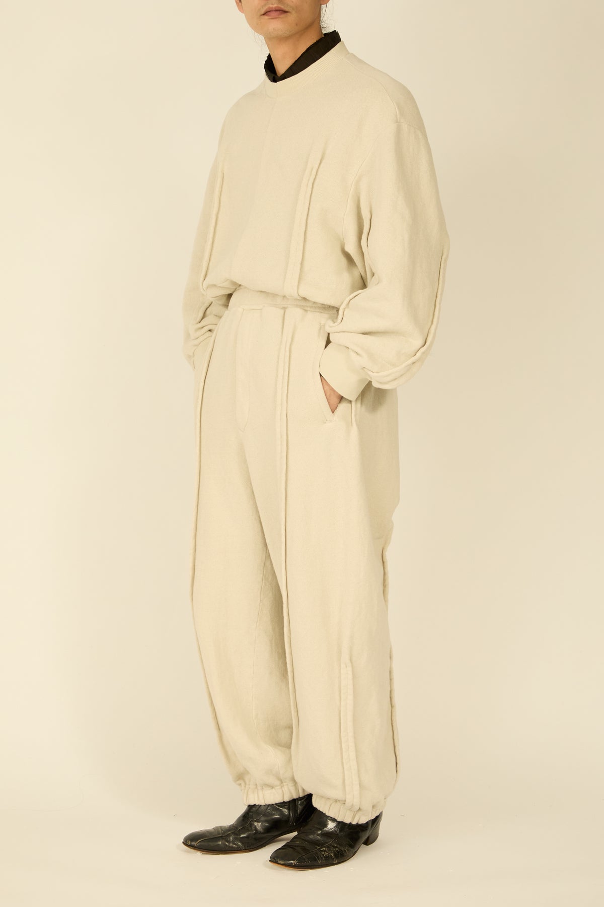 i'm here : " METAL " SWEAT PANTS : / ECRU