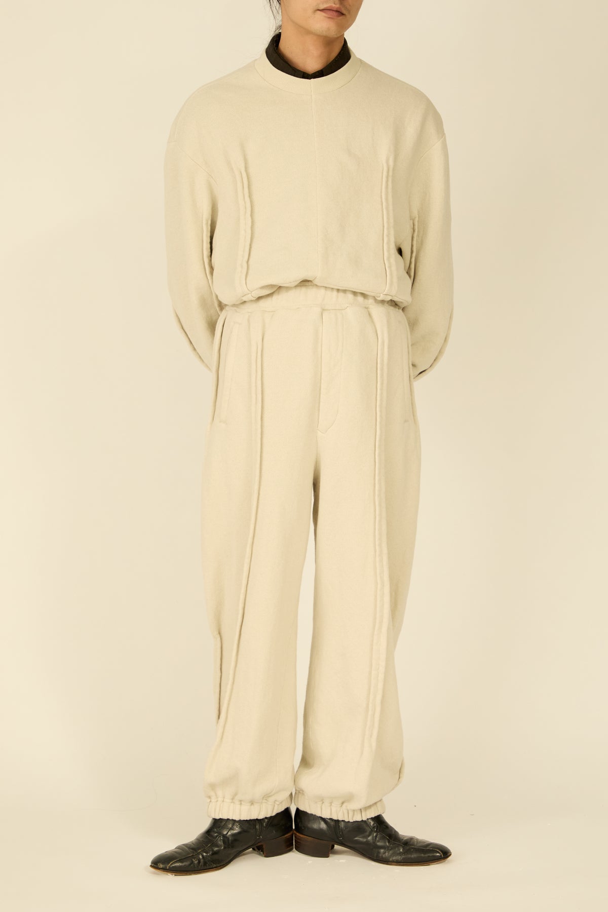 i'm here : " METAL " SWEAT PANTS : / ECRU