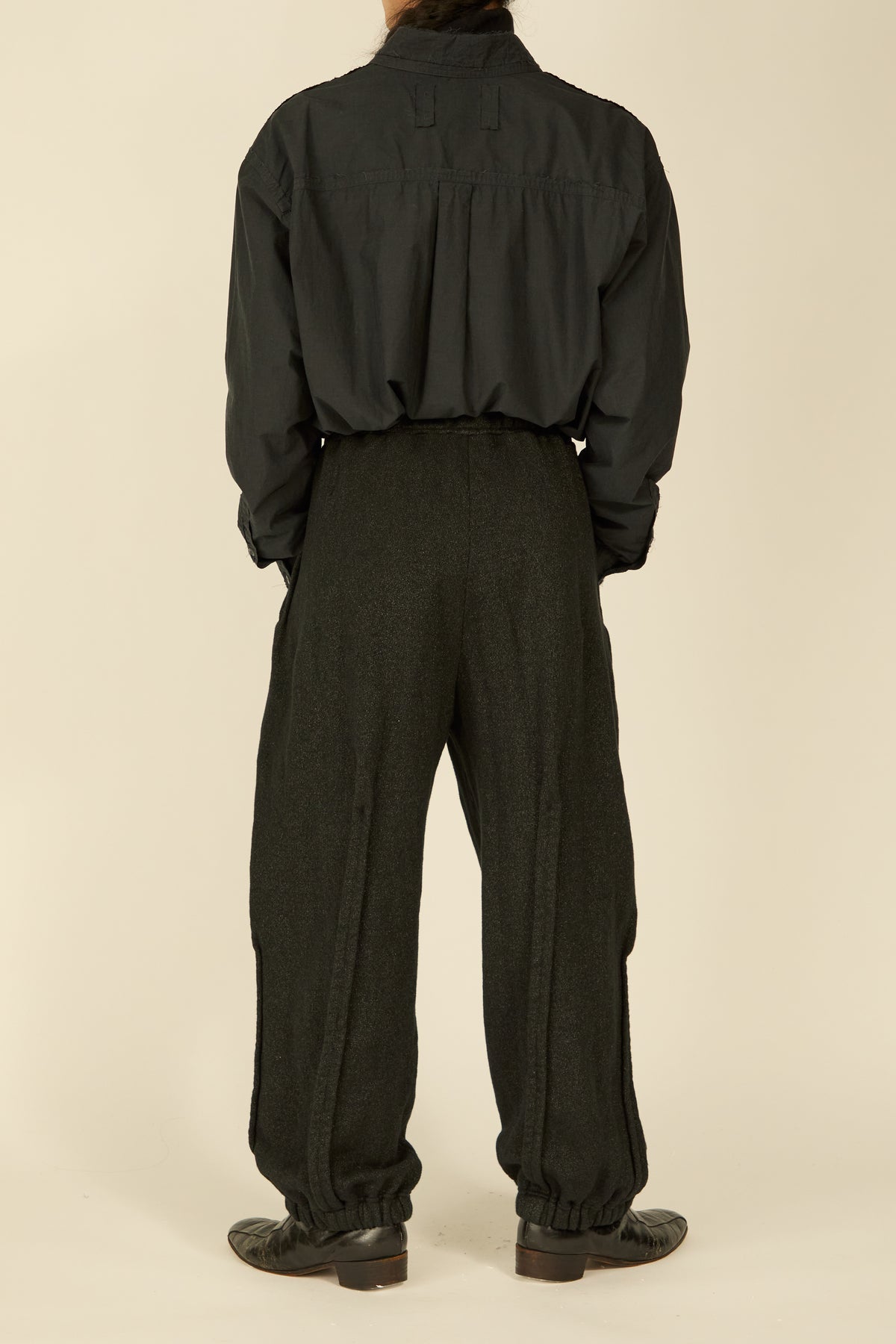 i'm here : " METAL " SWEAT PANTS : / BLACK
