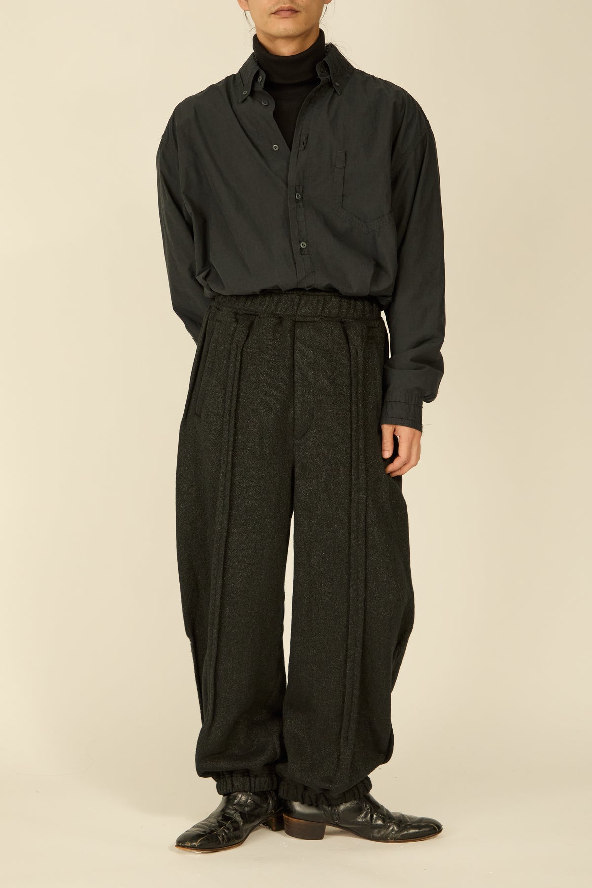 i'm here : " METAL " SWEAT PANTS : / BLACK