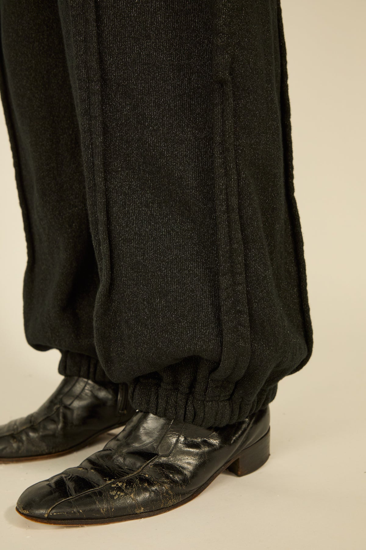 i'm here : " METAL " SWEAT PANTS : / BLACK