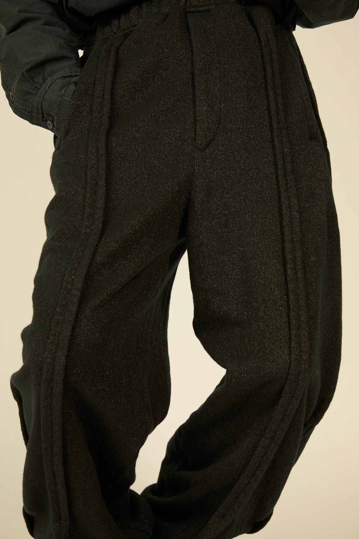 i'm here : " METAL " SWEAT PANTS : / BLACK