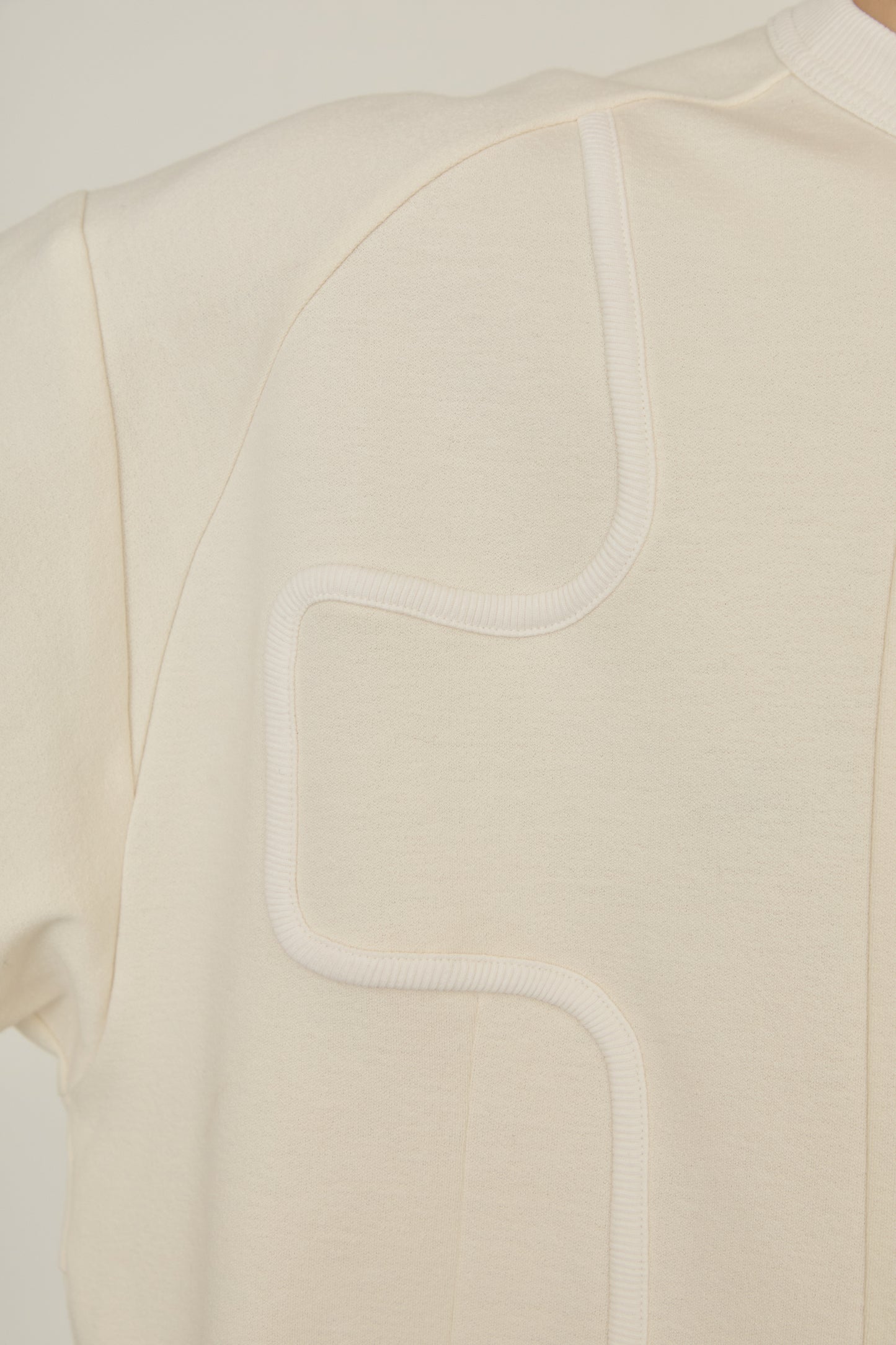 i'm here : TAILORED CUTOUT : T - SHIRT