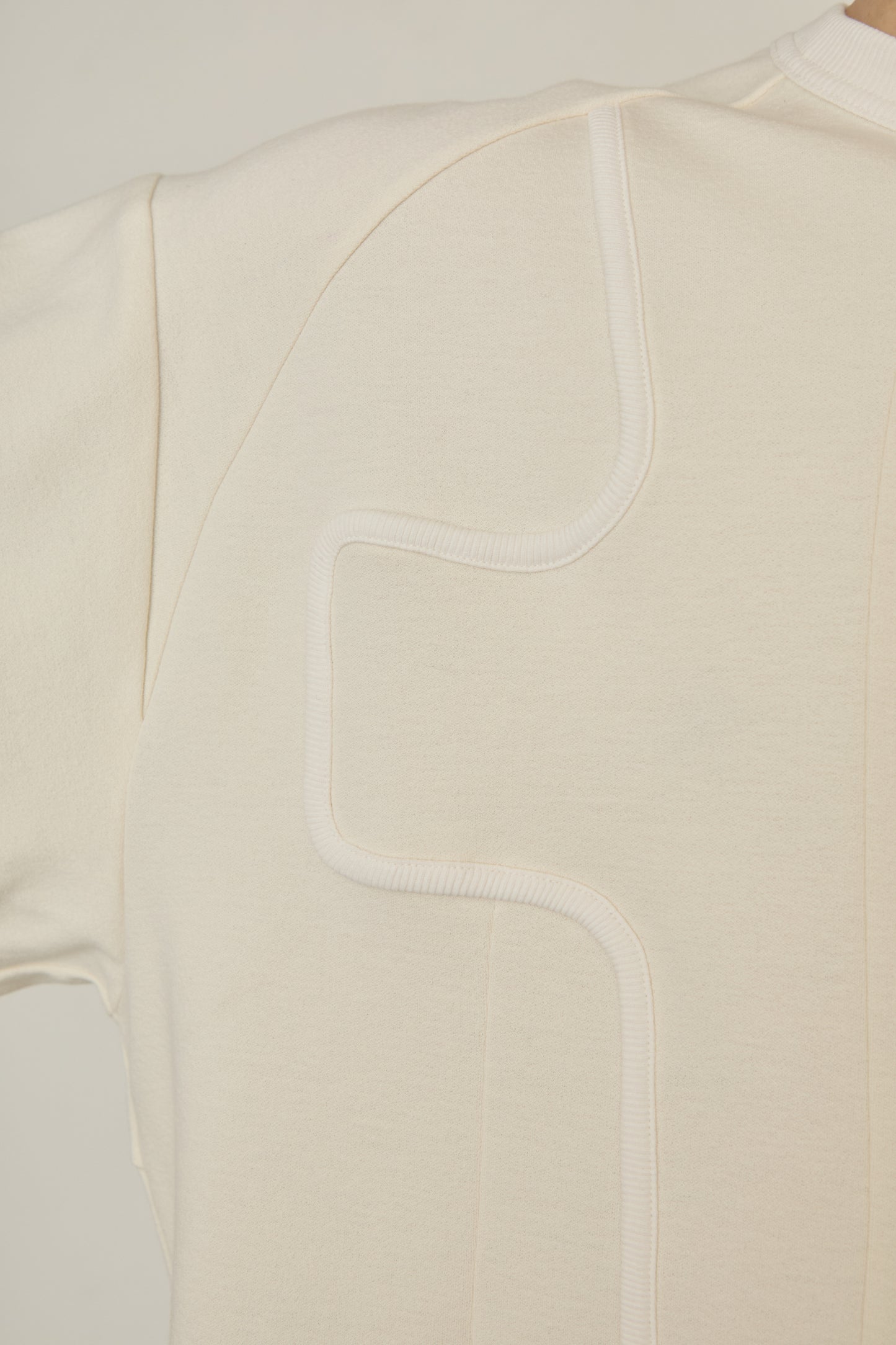 i'm here : TAILORED CUTOUT : T - SHIRT