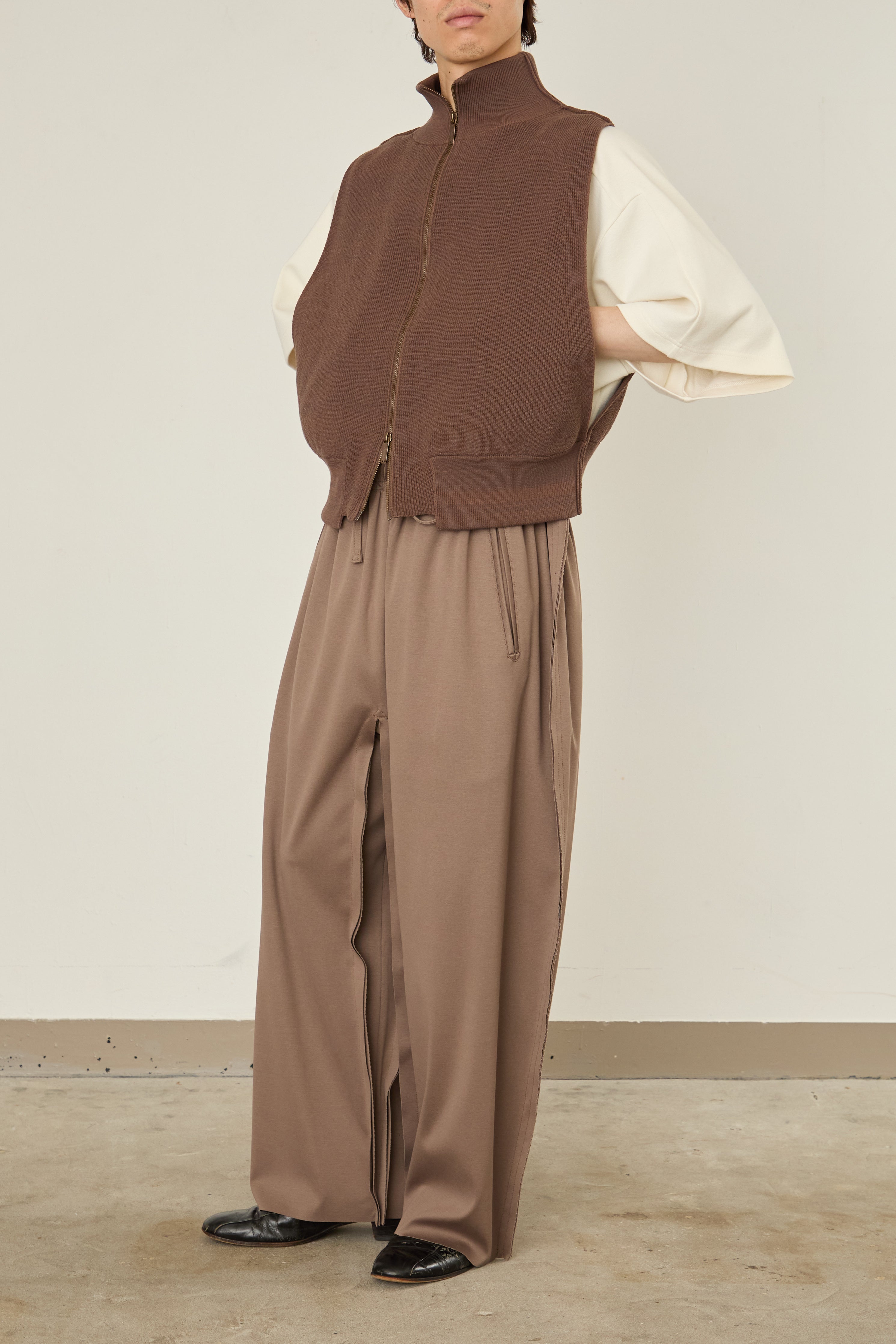 i'm here : DRIVER`S KNIT VEST : / BROWN – i`m here :
