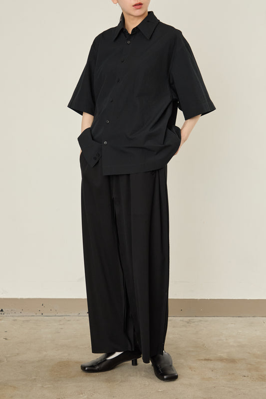 i'm here : TAILORED COLLAR : SHIRTS / BLACK