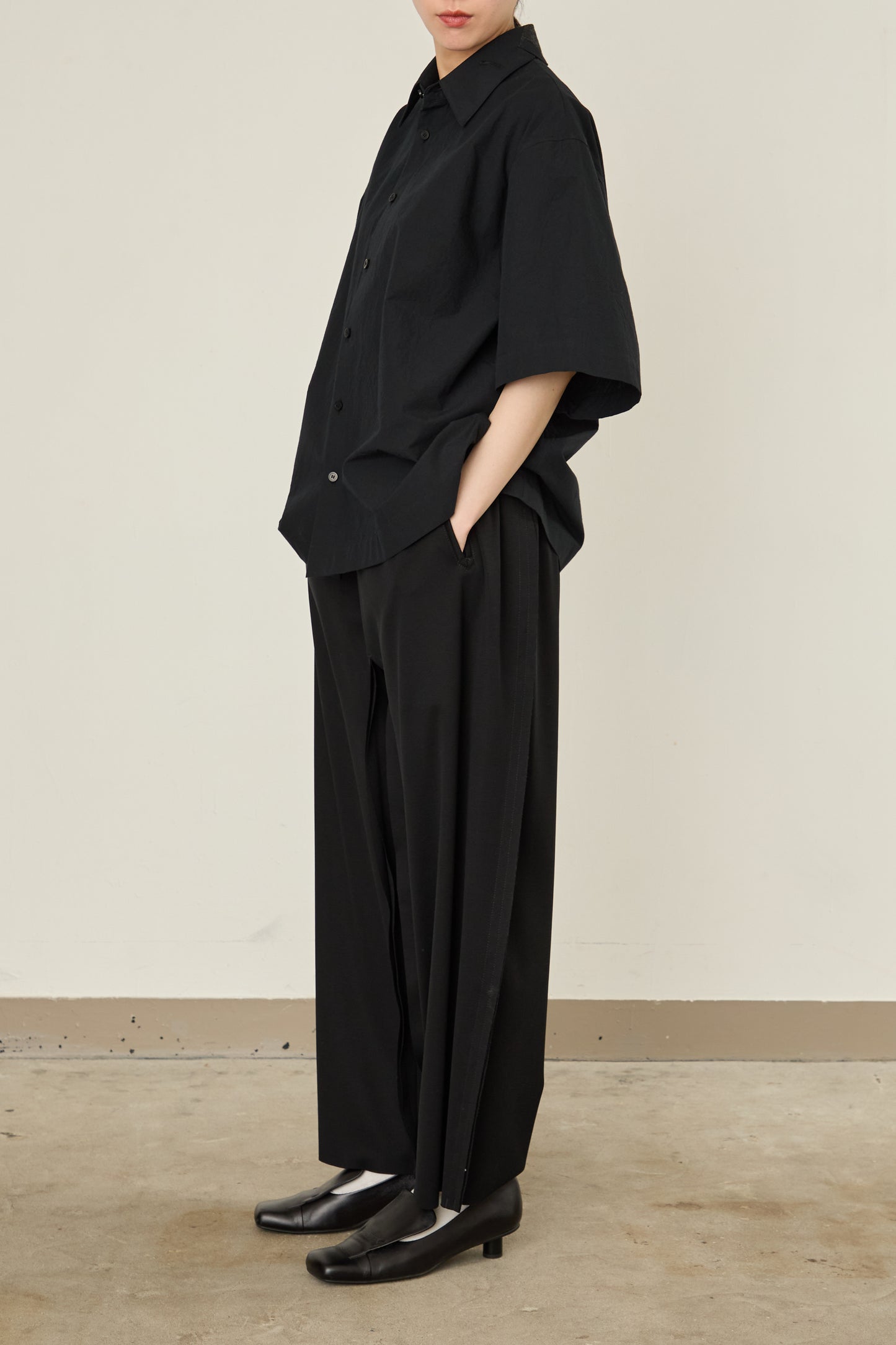 i'm here : TAILORED COLLAR : SHIRTS