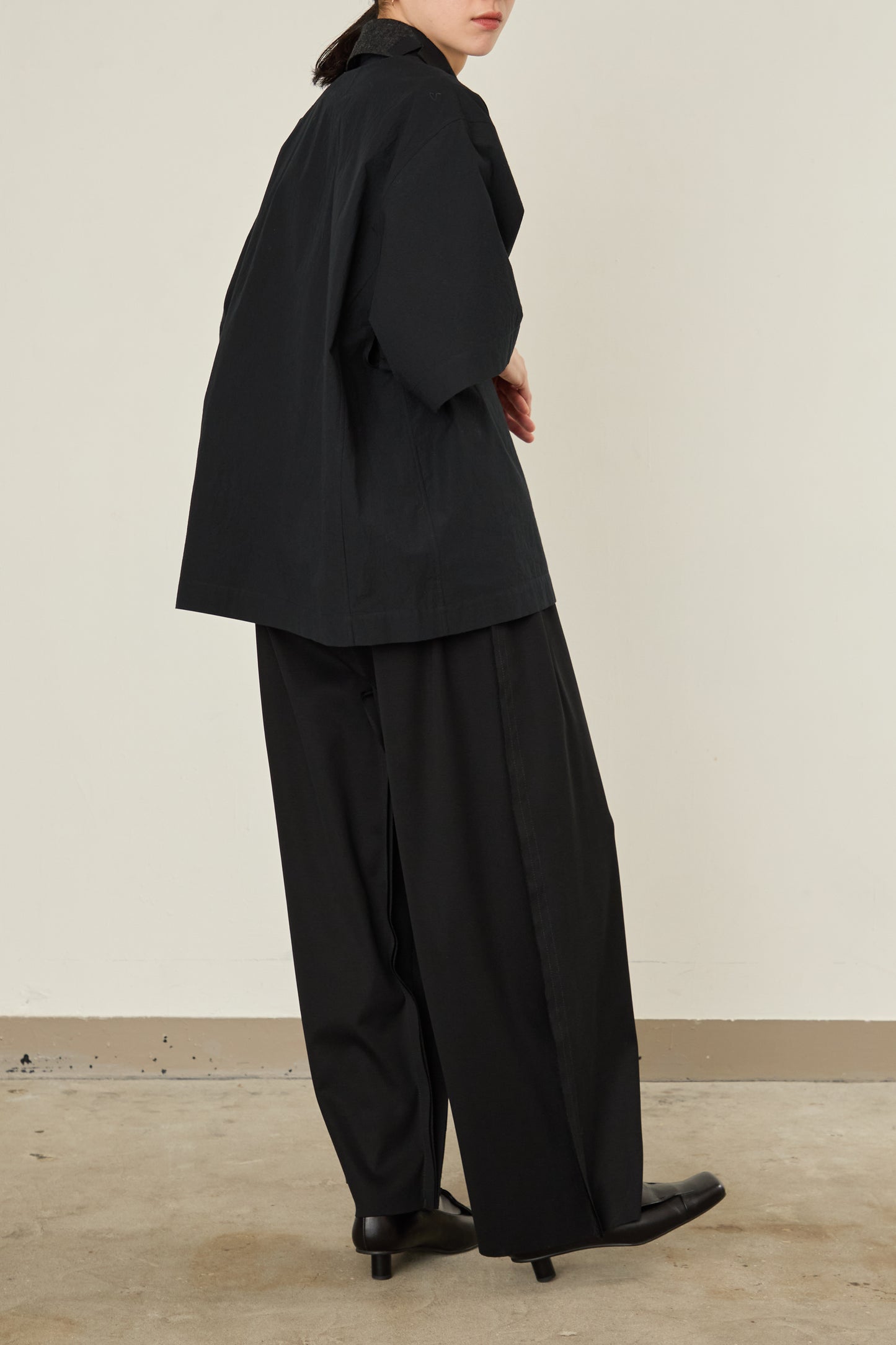 i'm here : TAILORED COLLAR : SHIRTS