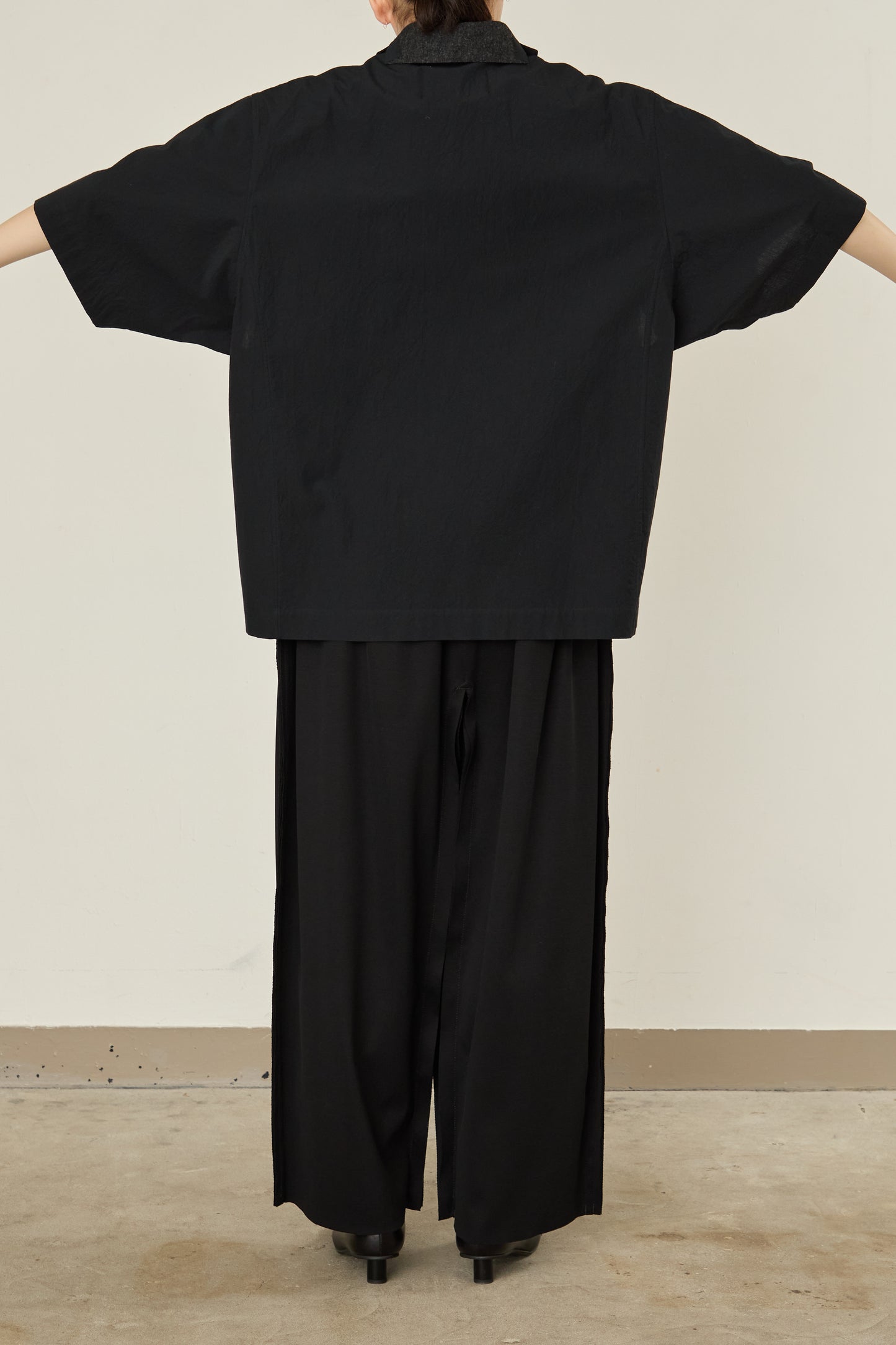 i'm here : TAILORED COLLAR : SHIRTS