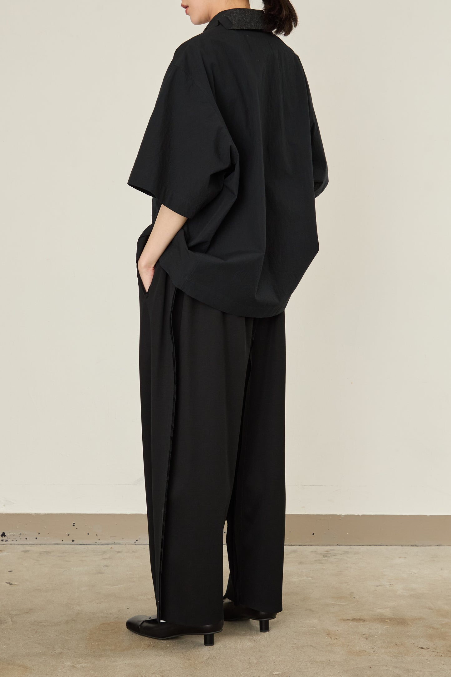 i'm here : TAILORED COLLAR : SHIRTS