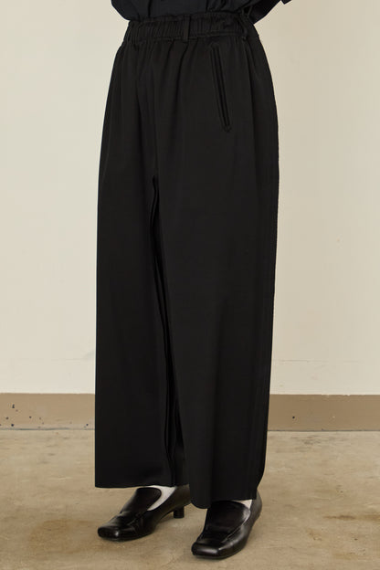 i'm here : " SLIT " PANTS : / BLACK