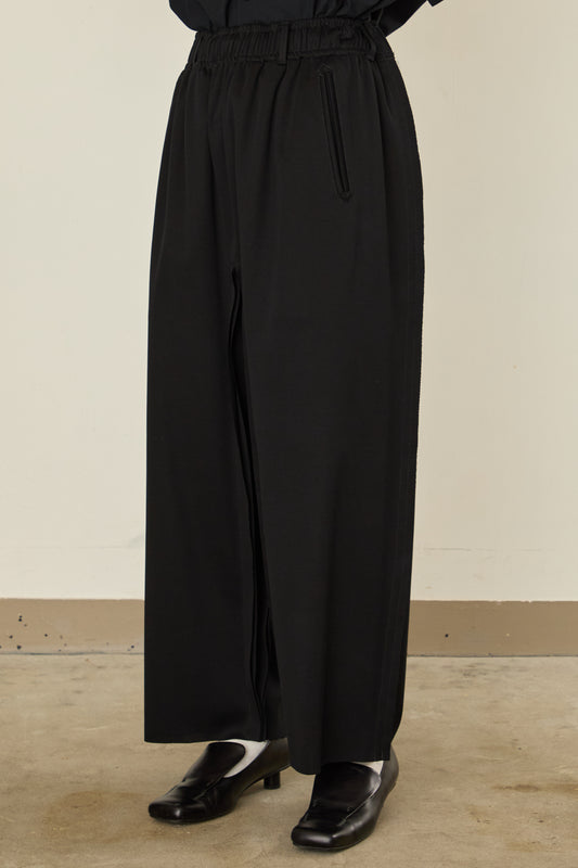 i'm here : " SLIT " PANTS : / BLACK