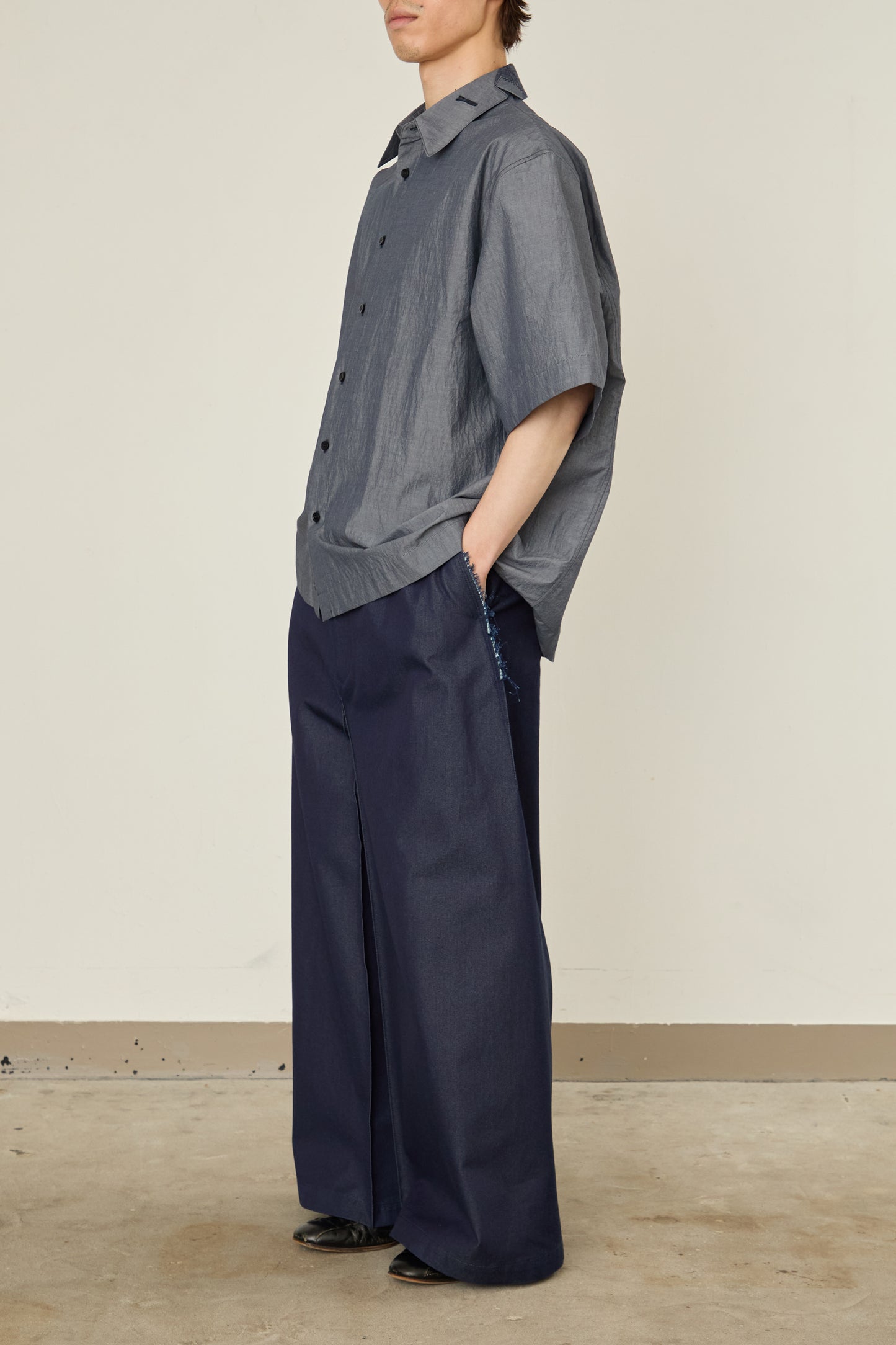 i'm here : TAILORED COLLAR : SHIRTS