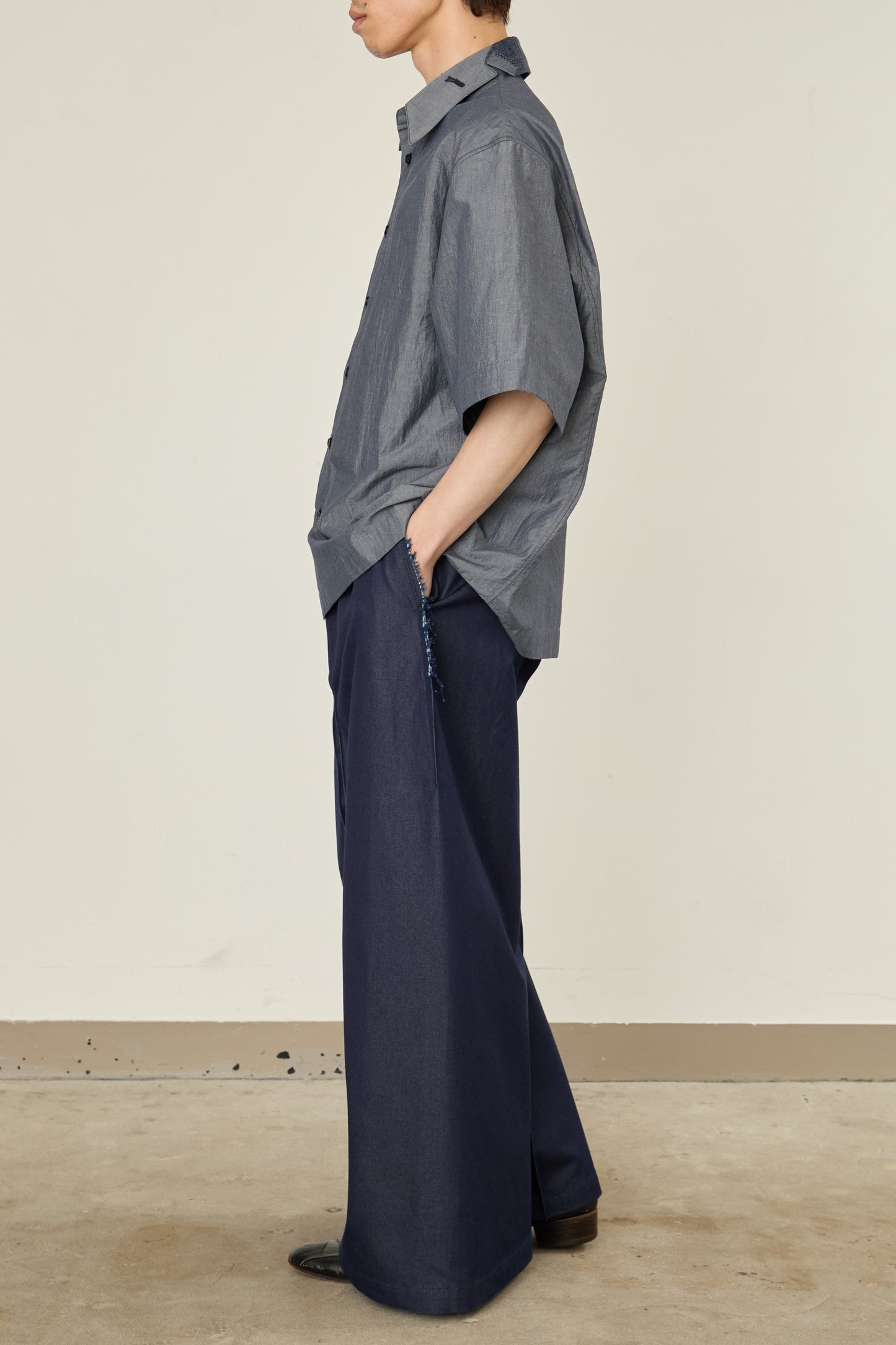 i'm here : TAILORED COLLAR : SHIRTS