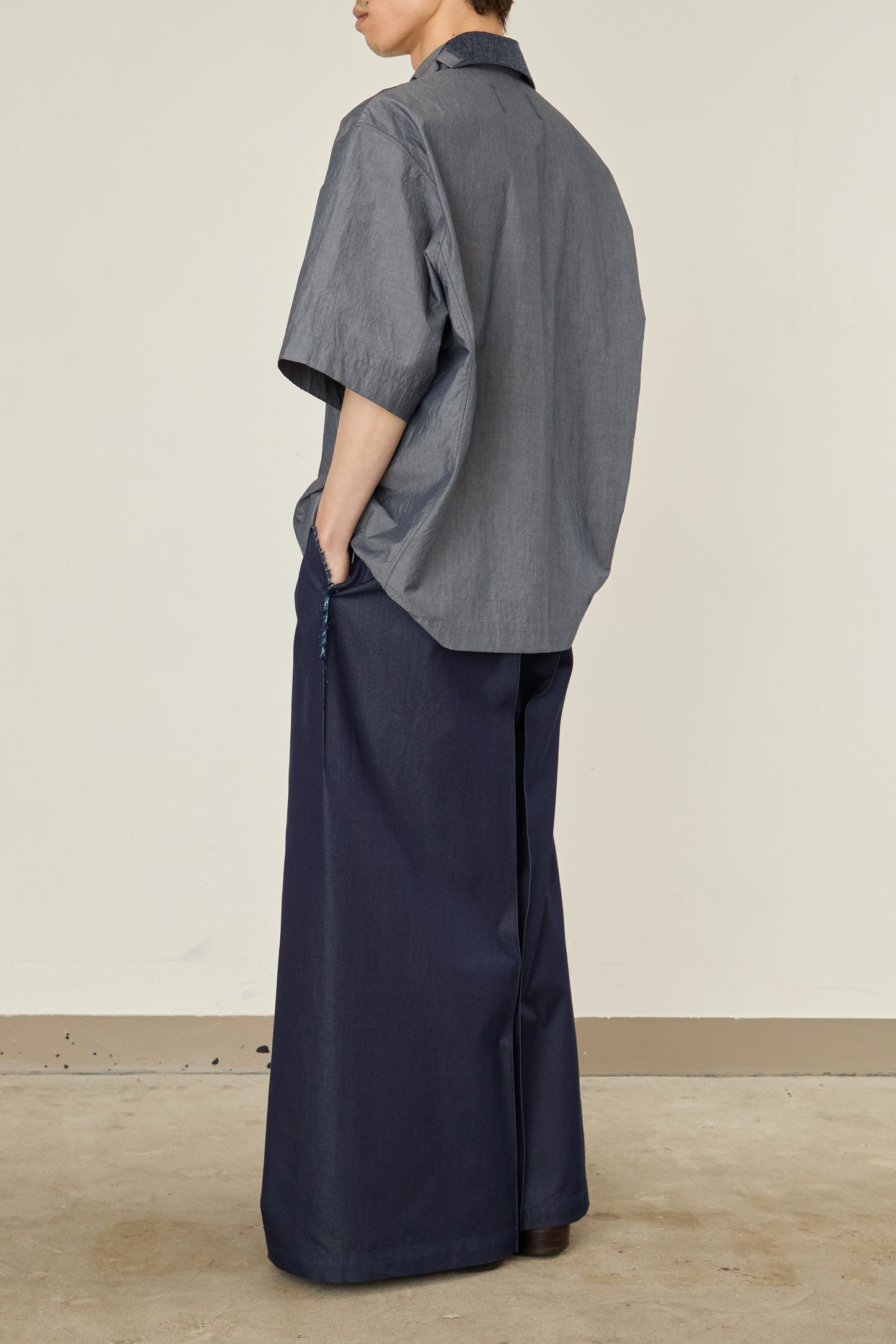 i'm here : TAILORED COLLAR : SHIRTS