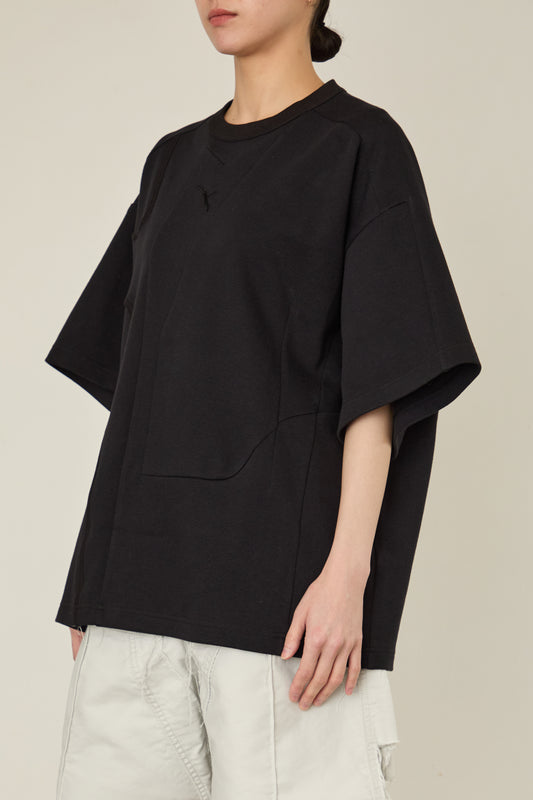 i'm here : TAILORED CUTOUT : T - SHIRT / BLACK