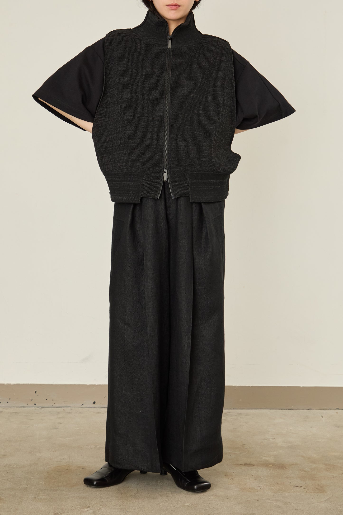 i'm here : DRIVER`S KNIT VEST :