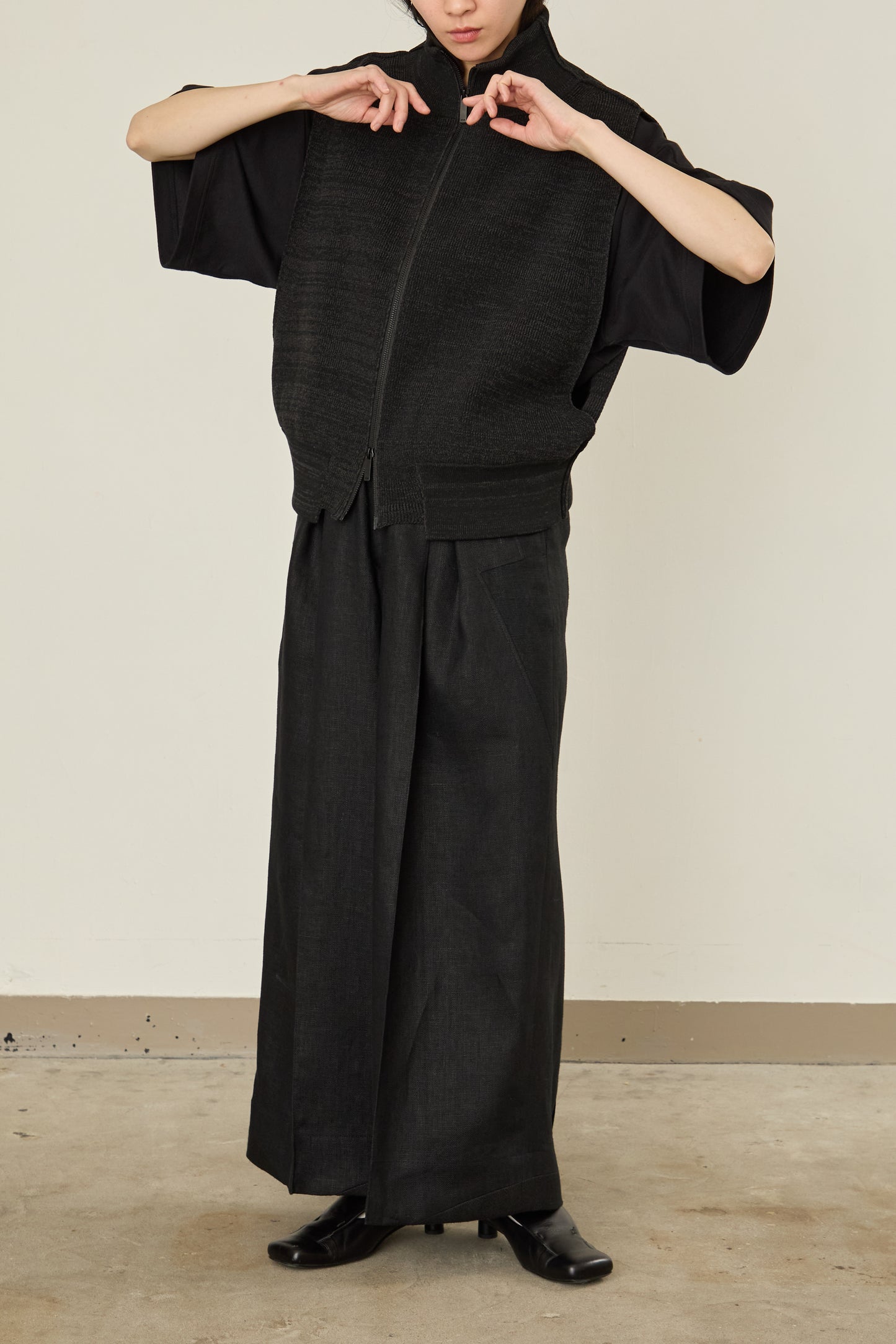 i'm here : DRIVER`S KNIT VEST :