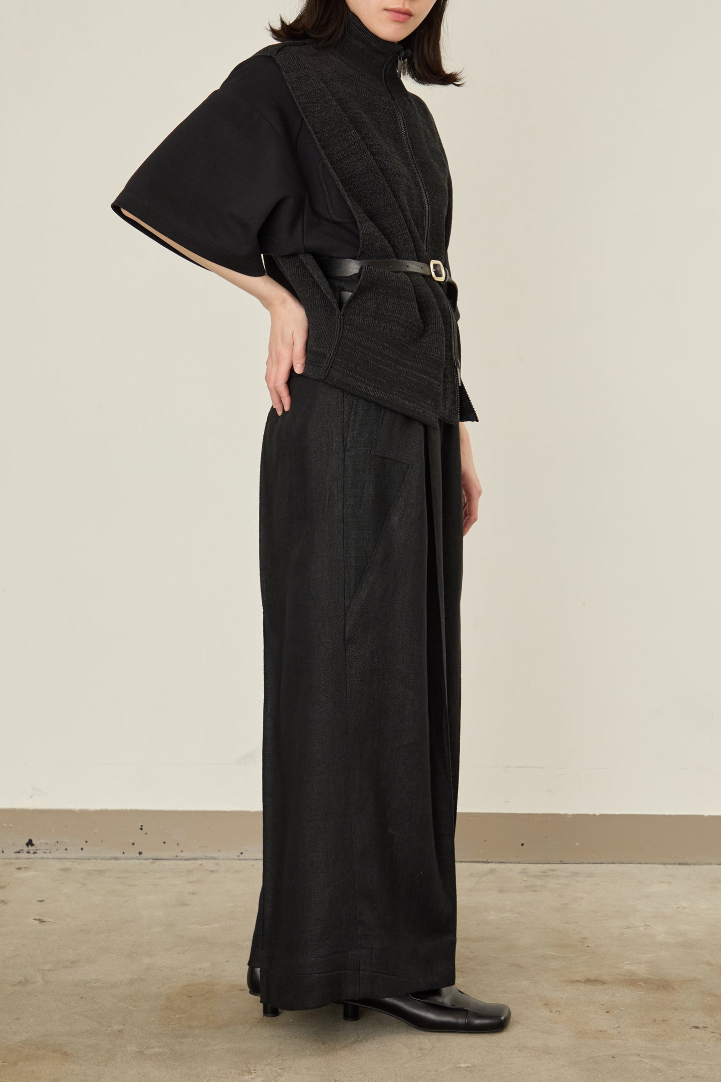 i'm here : DRIVER`S KNIT VEST :