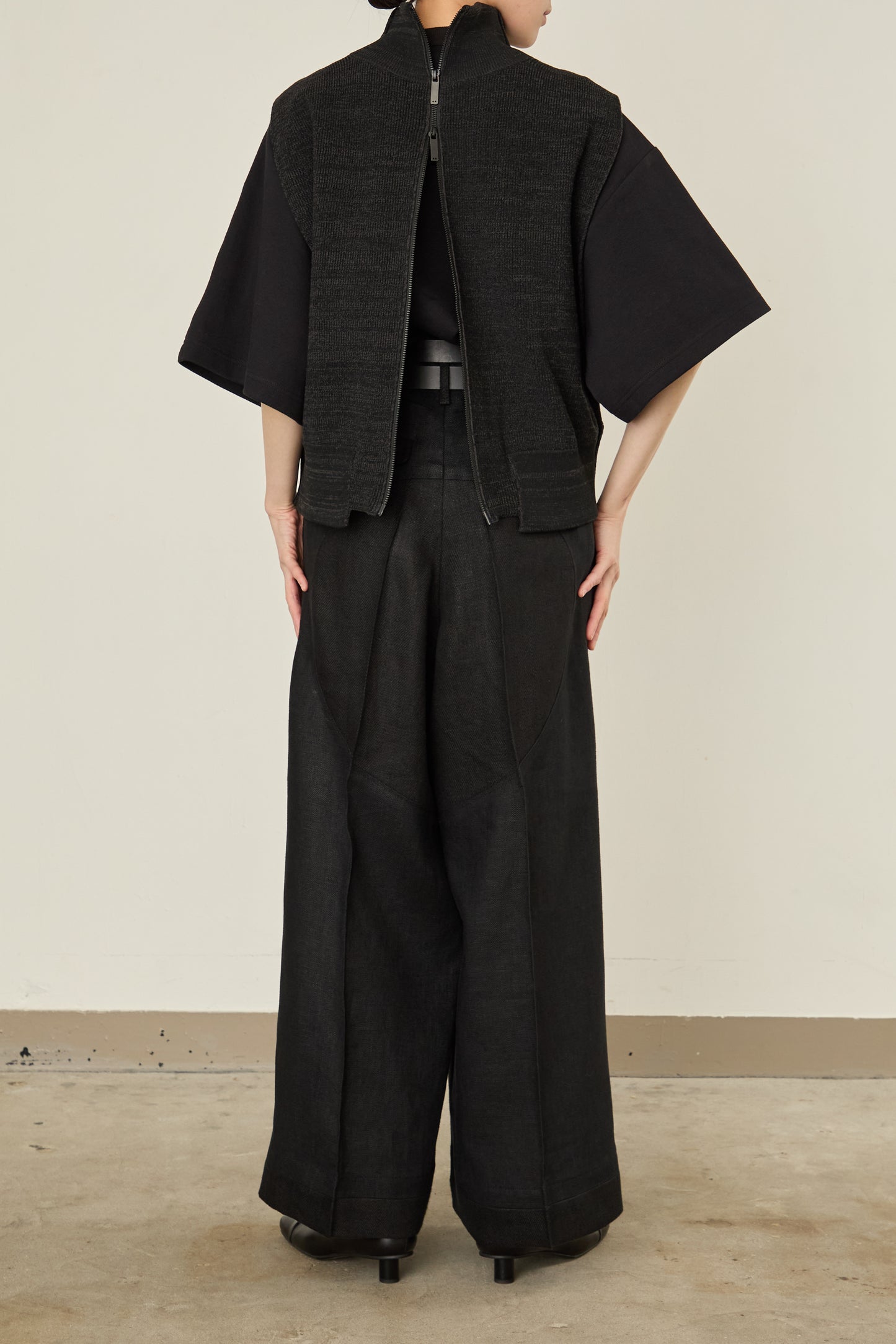 i'm here : DRIVER`S KNIT VEST :