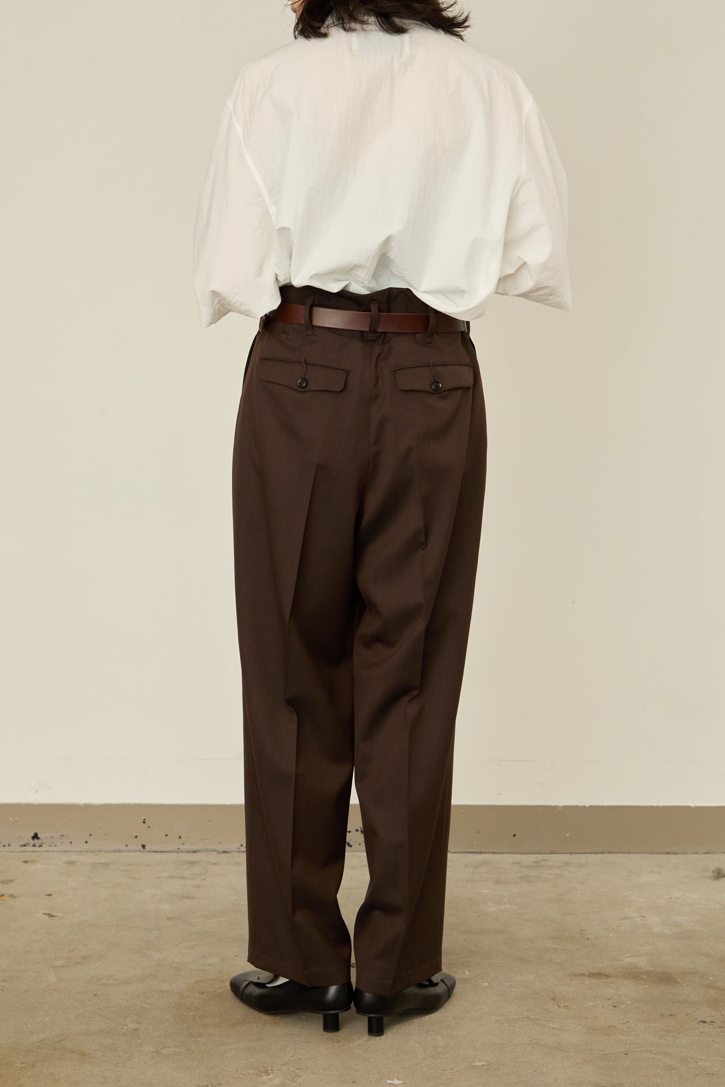 i'm here : UN(I)FORM : " ONE " TUCK PANTS