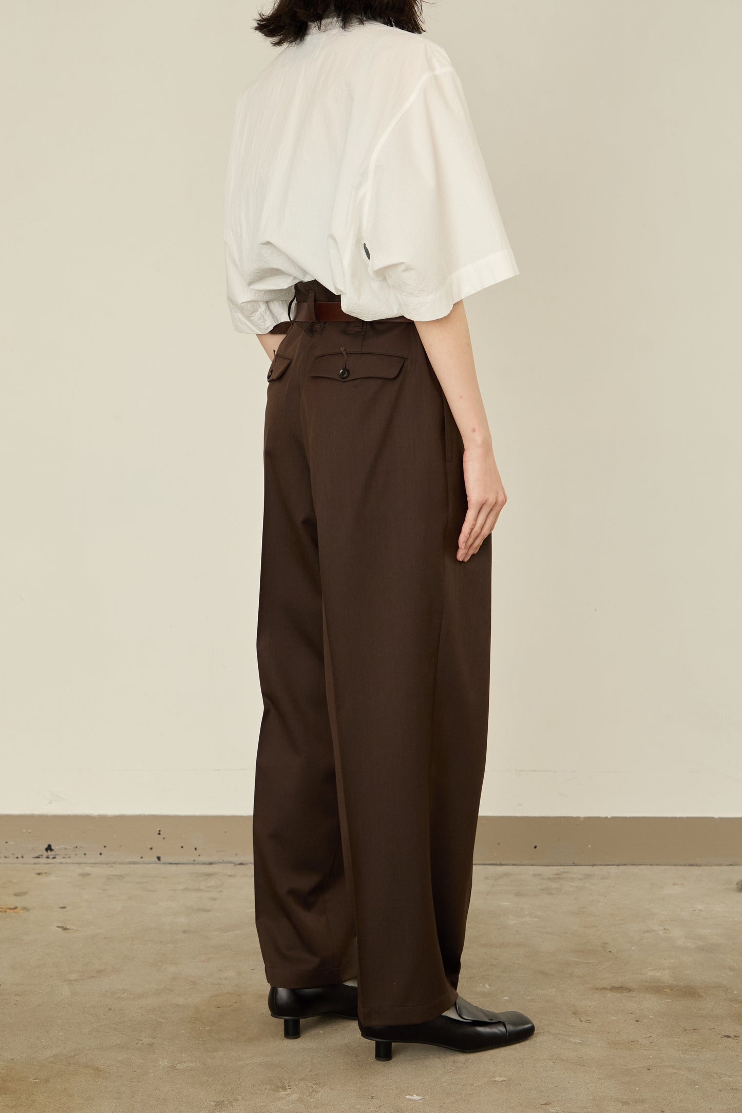 i'm here : UN(I)FORM : " ONE " TUCK PANTS