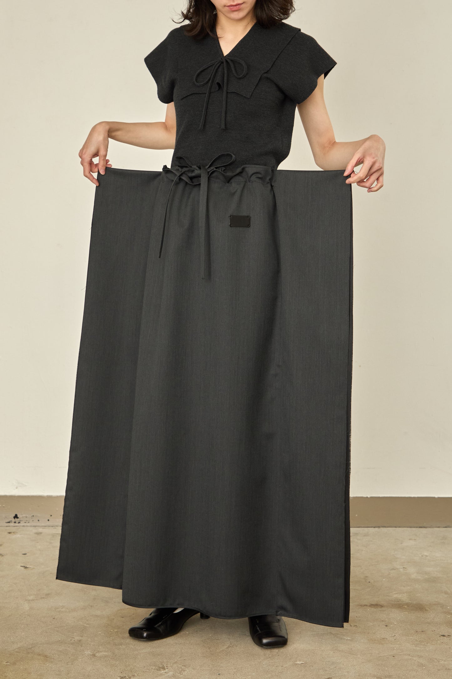 i'm here : UN(I)FORM : " FLAT " SKIRT