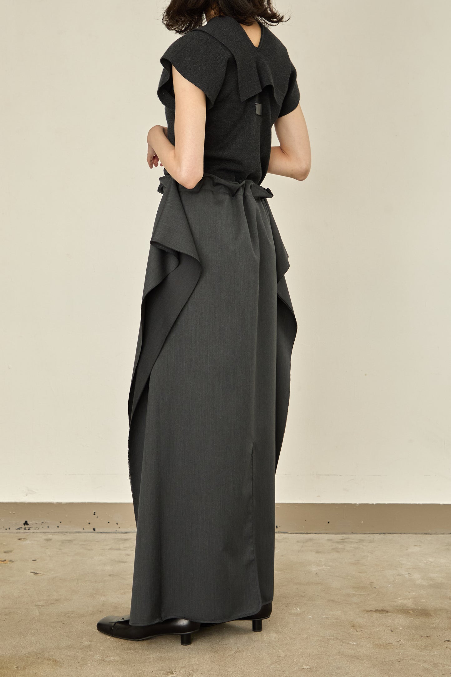 i'm here : UN(I)FORM : " FLAT " SKIRT