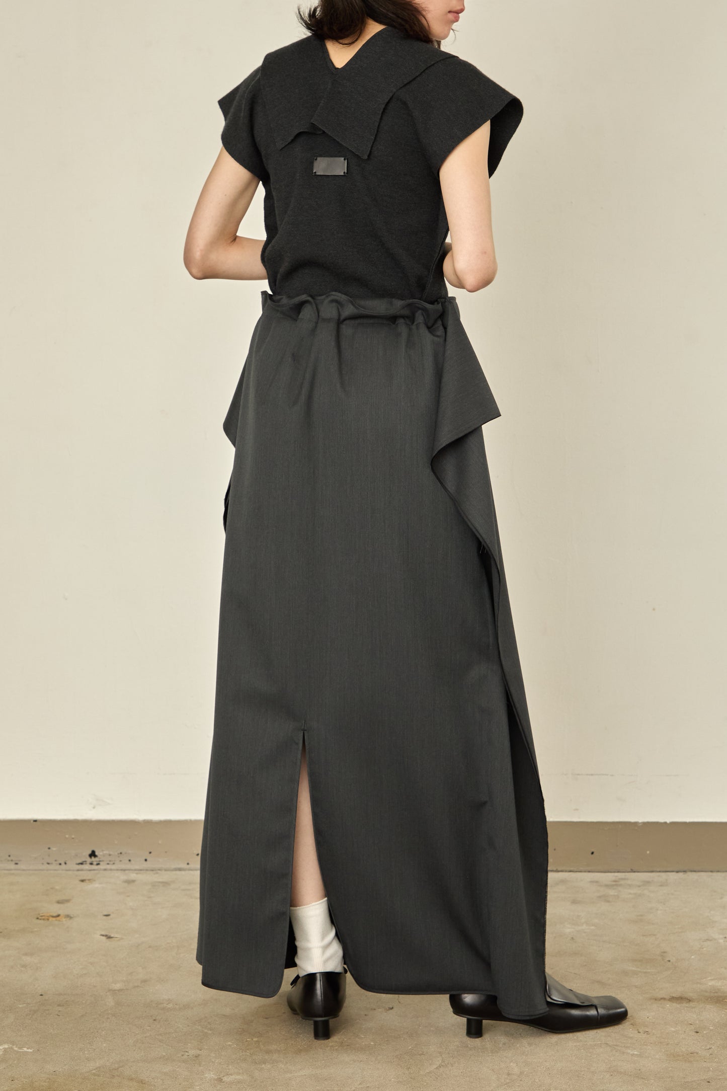 i'm here : UN(I)FORM : " FLAT " SKIRT