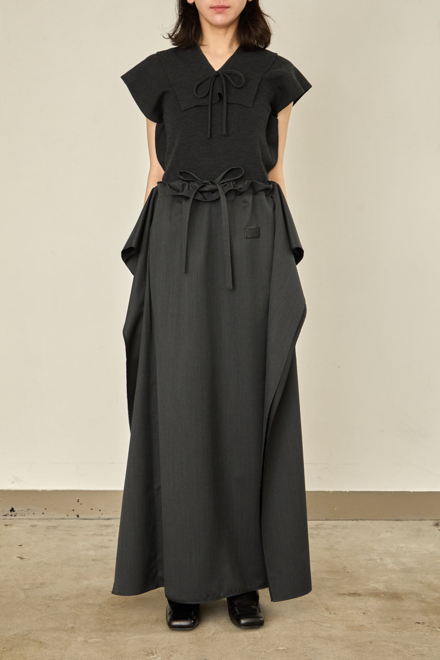 i'm here : UN(I)FORM : " FLAT " SKIRT