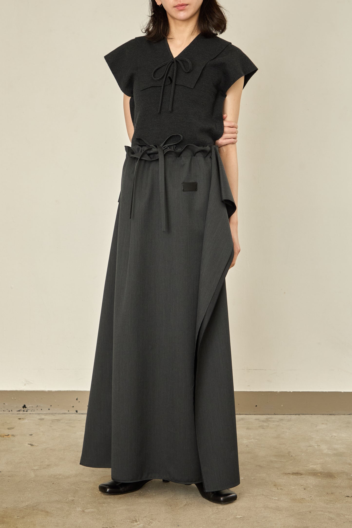 i'm here : UN(I)FORM : " FLAT " SKIRT