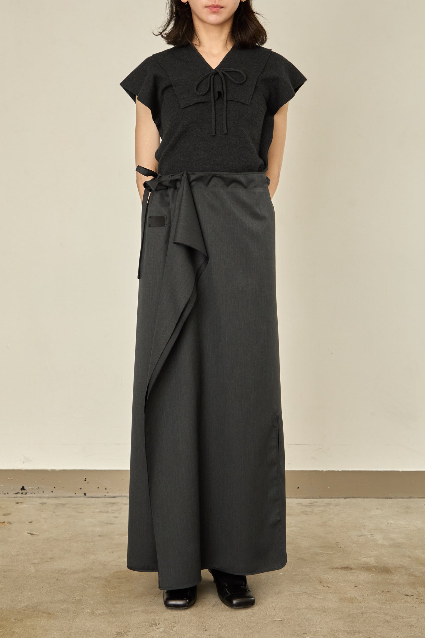 i'm here : UN(I)FORM : " FLAT " SKIRT