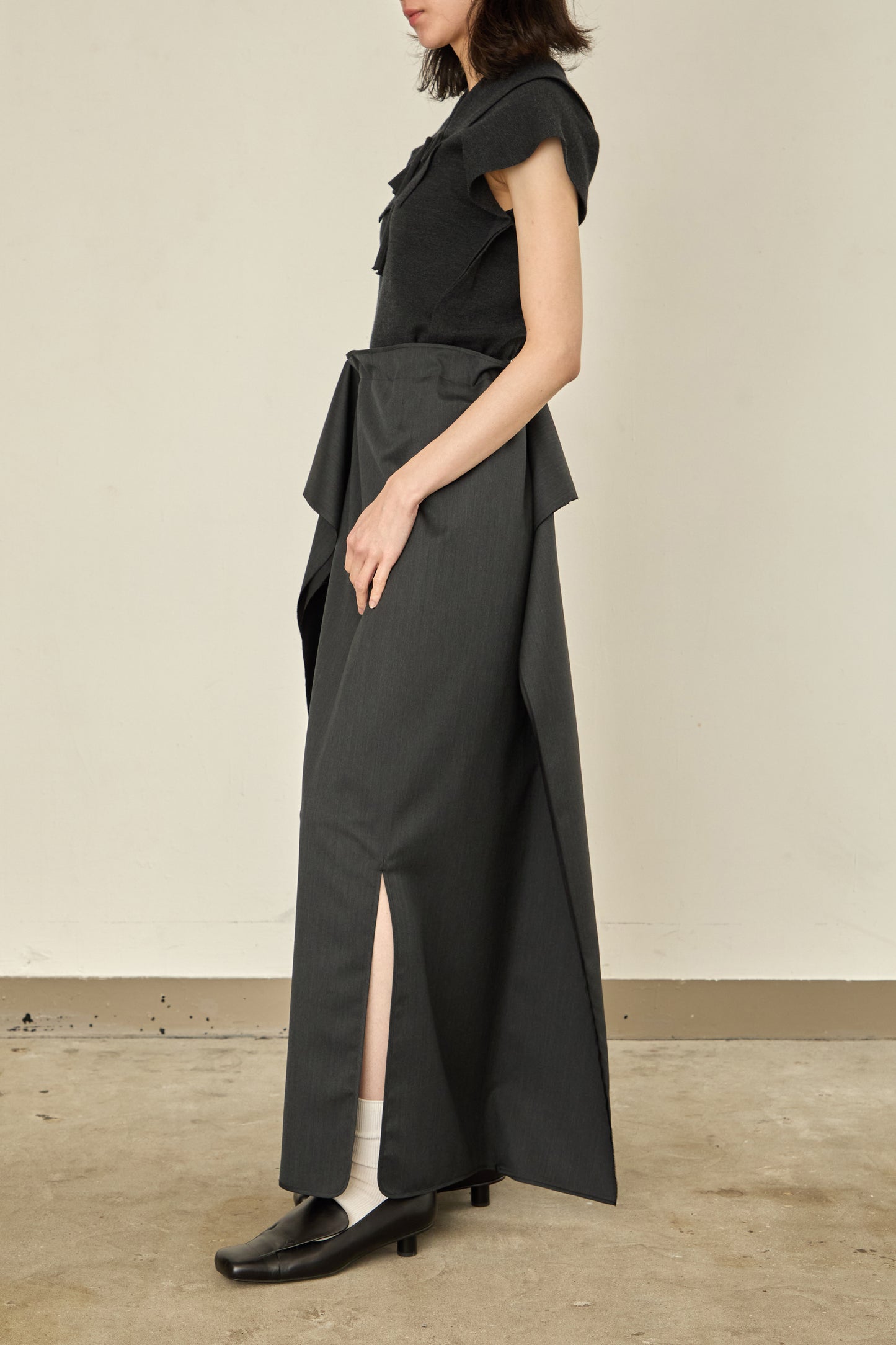 i'm here : UN(I)FORM : " FLAT " SKIRT