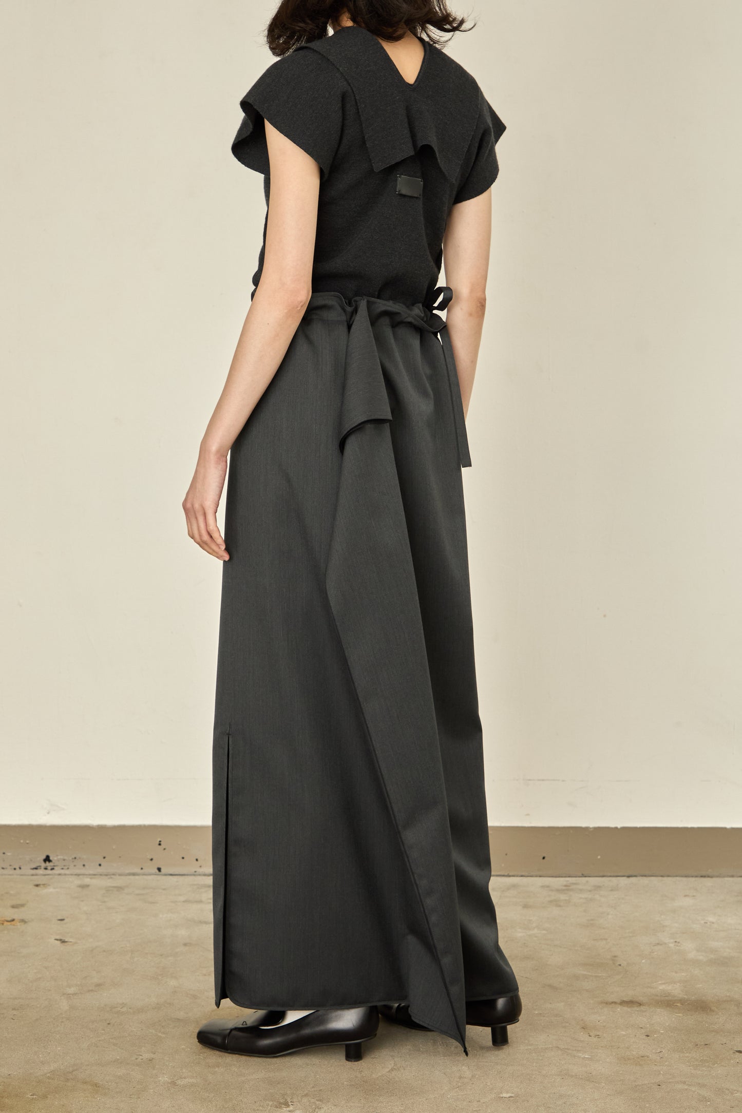 i'm here : UN(I)FORM : " FLAT " SKIRT