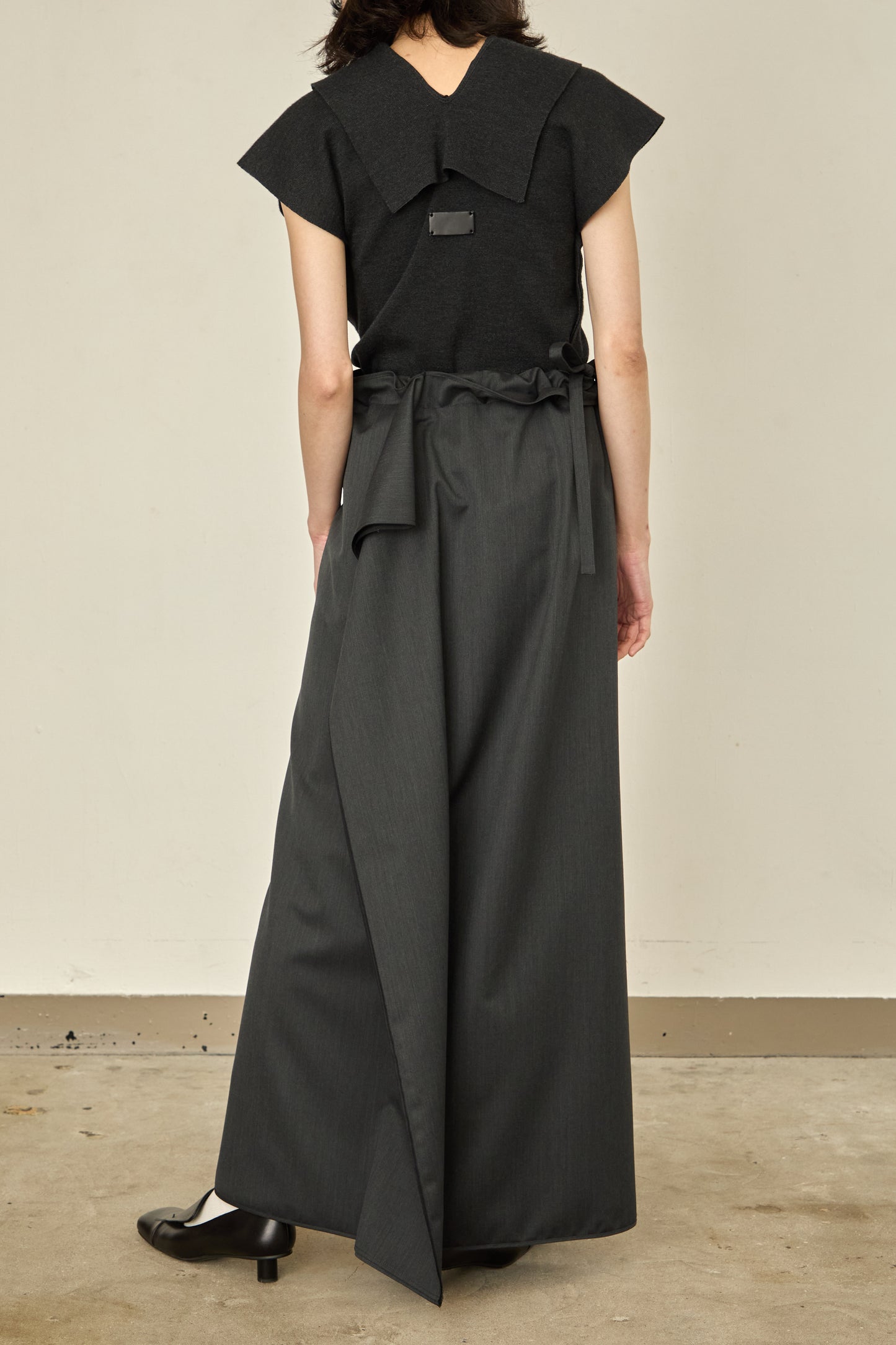 i'm here : UN(I)FORM : " FLAT " SKIRT