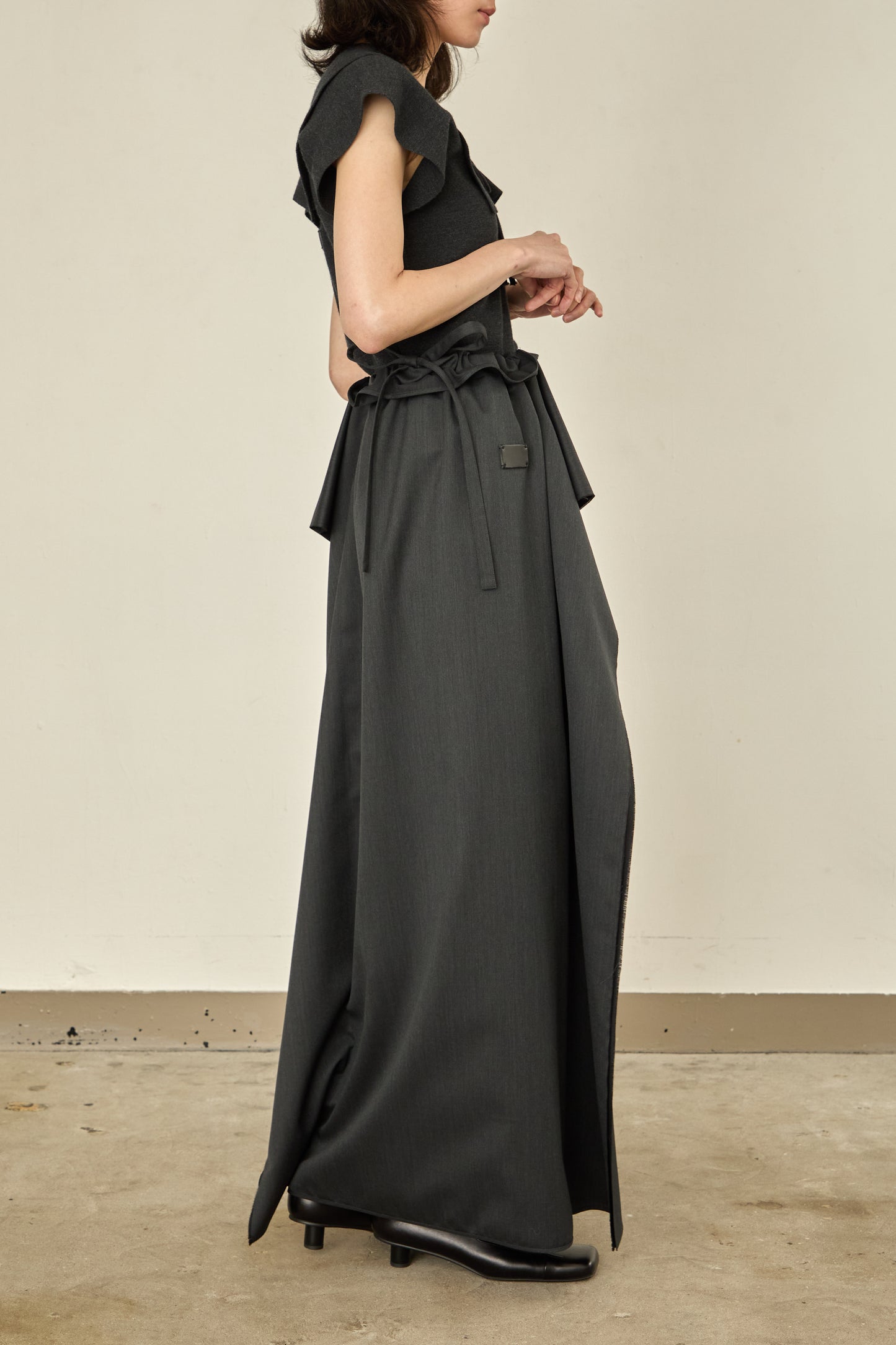 i'm here : UN(I)FORM : " FLAT " SKIRT