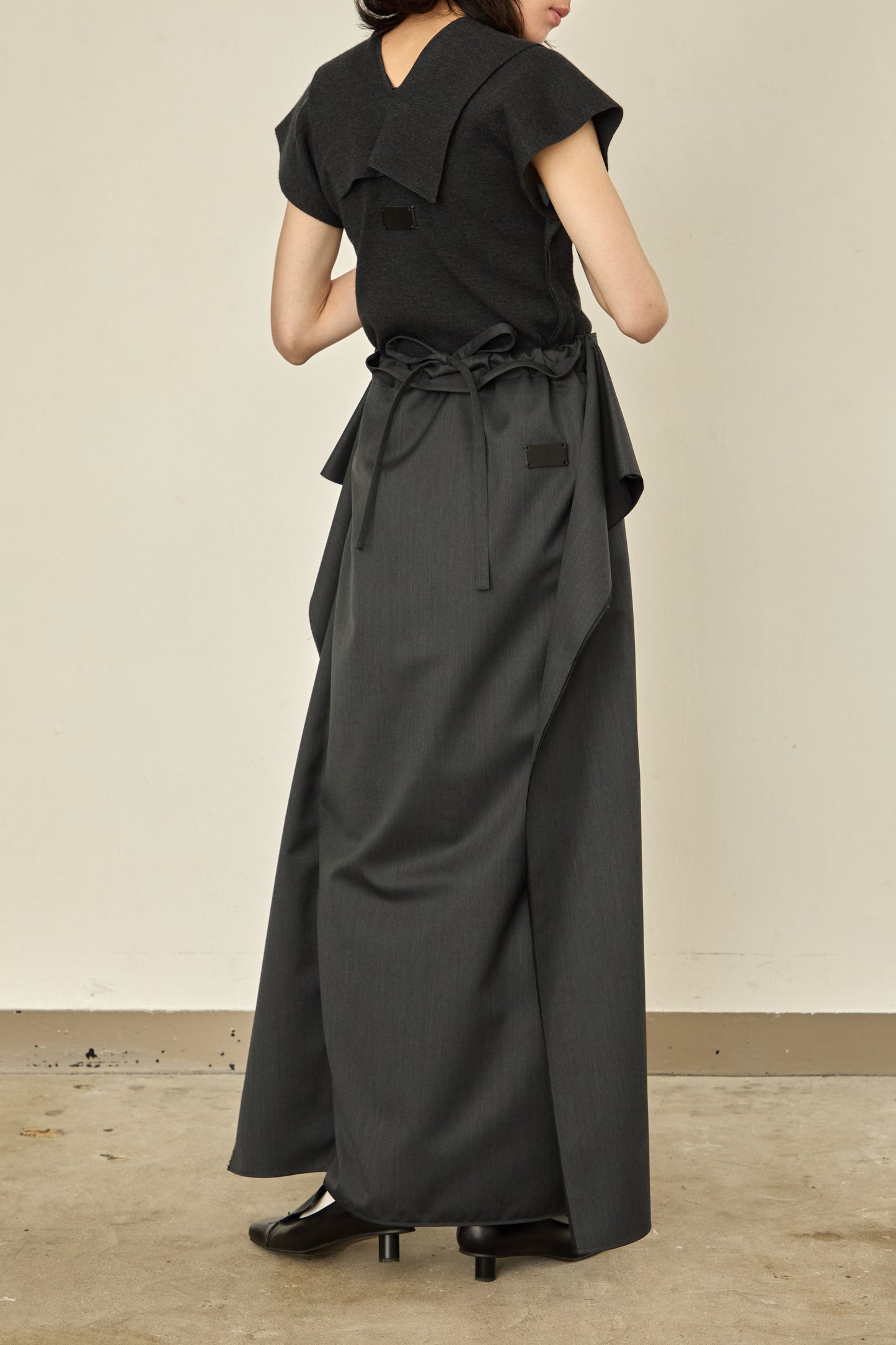 i'm here : UN(I)FORM : " FLAT " SKIRT