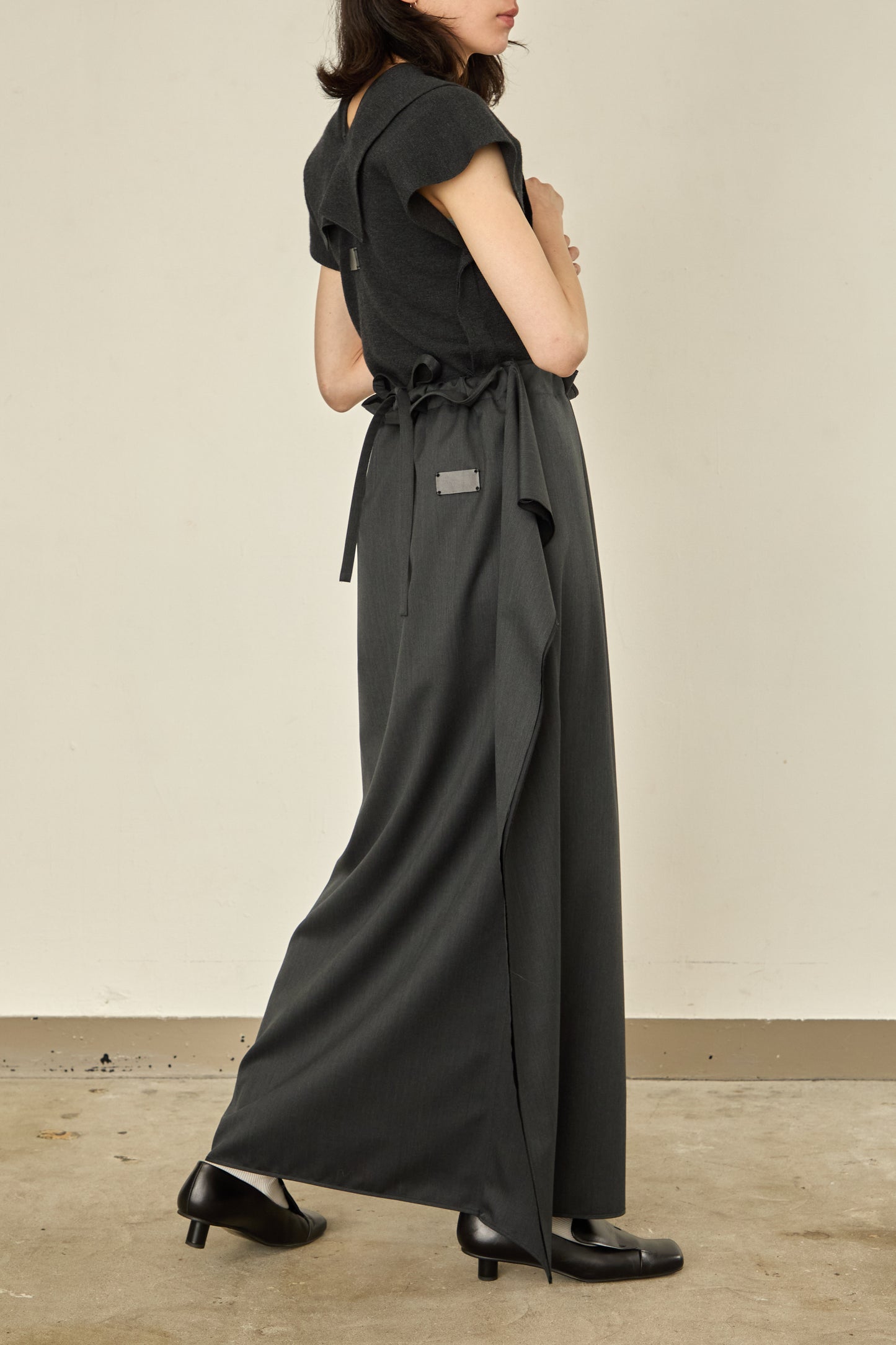 i'm here : UN(I)FORM : " FLAT " SKIRT