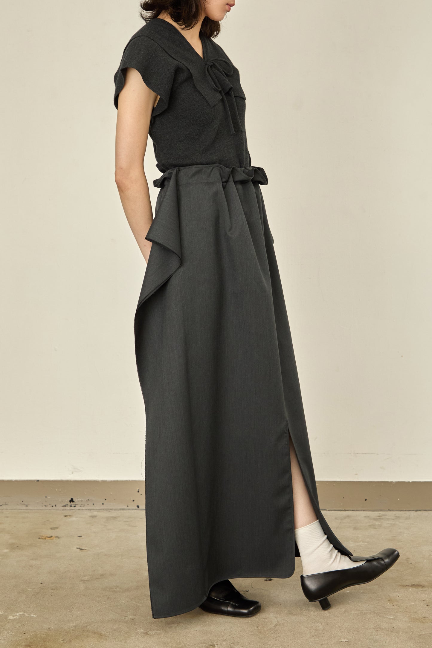 i'm here : UN(I)FORM : " FLAT " SKIRT