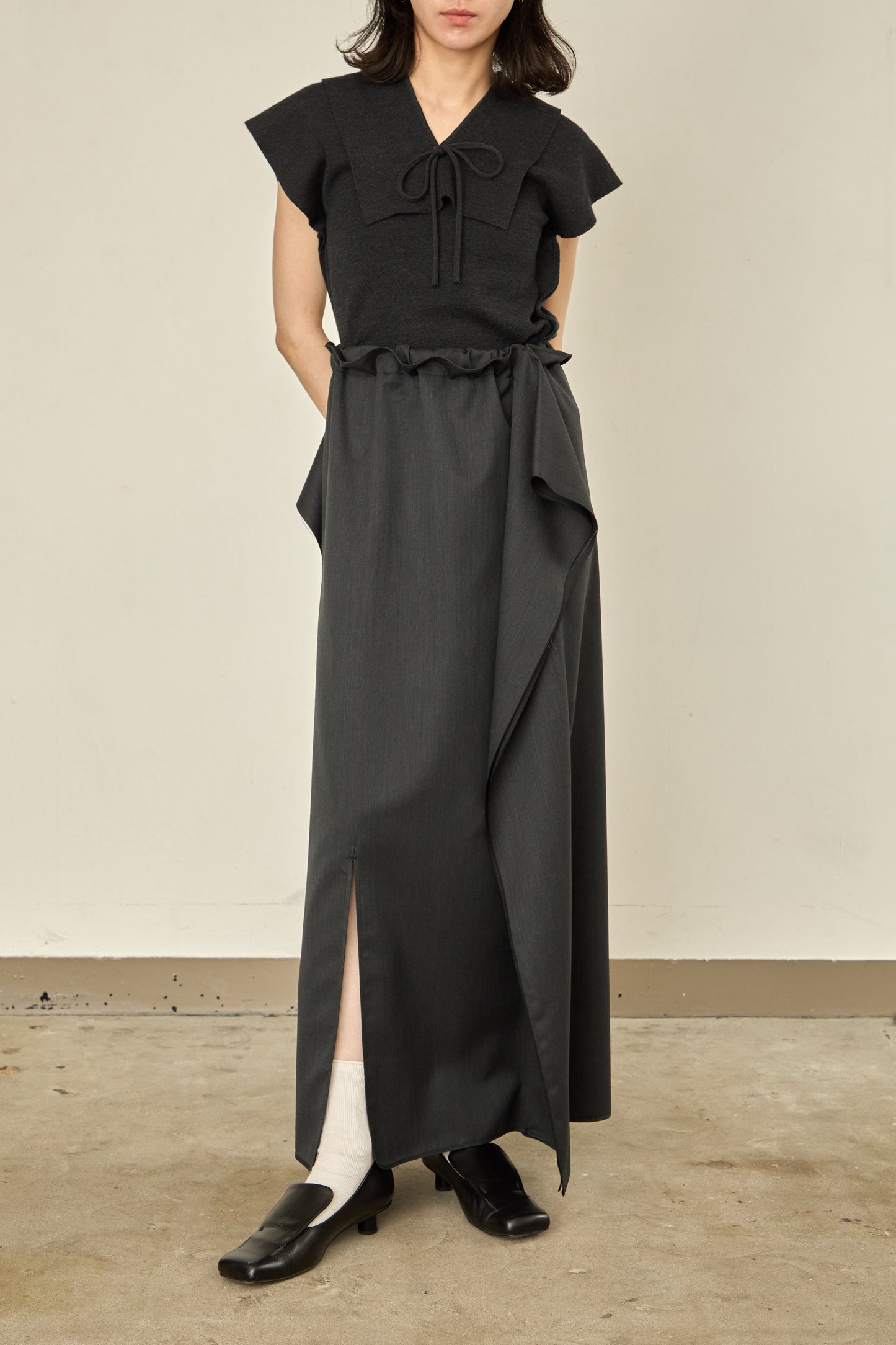 i'm here : UN(I)FORM : " FLAT " SKIRT