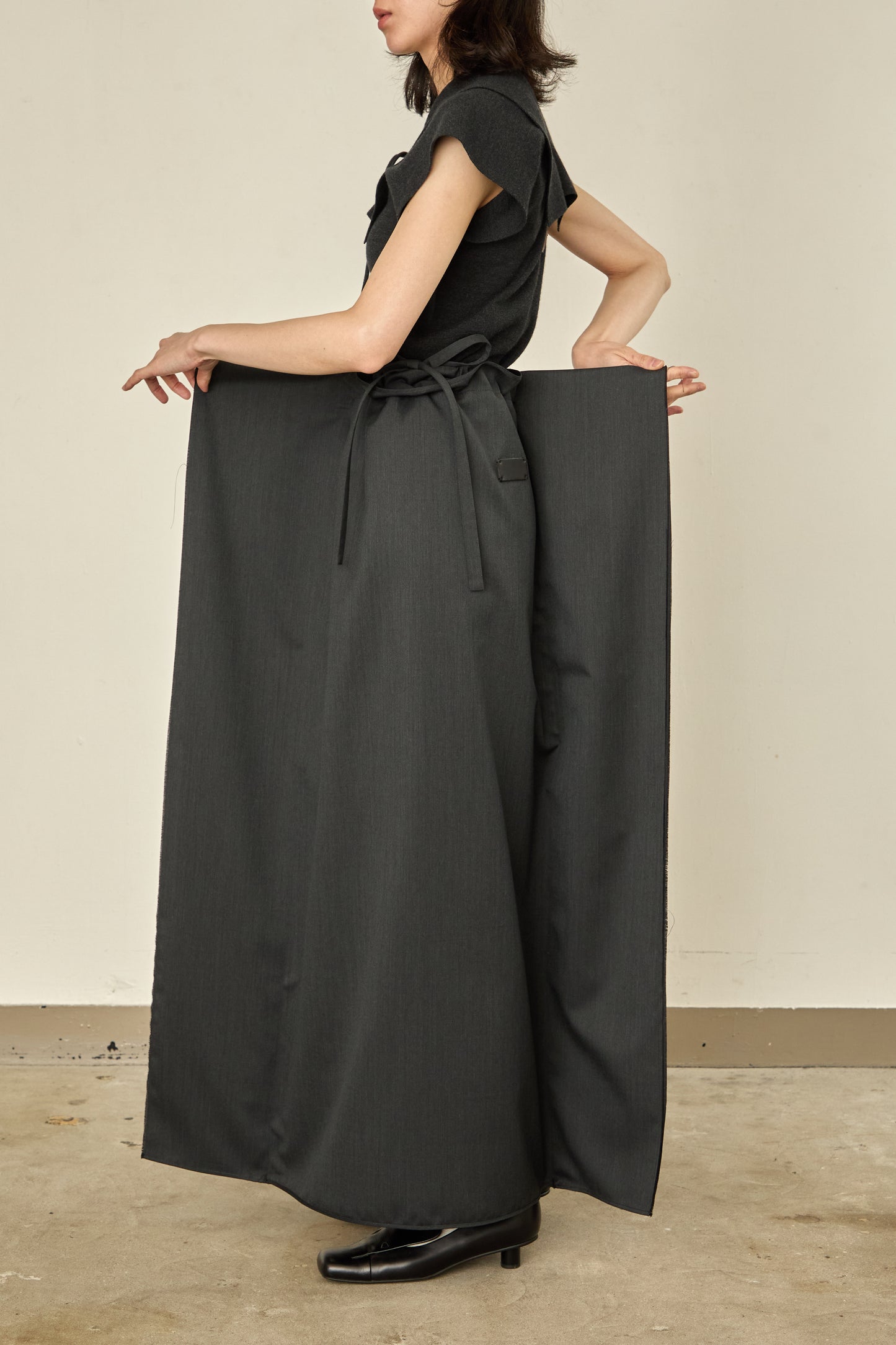 i'm here : UN(I)FORM : " FLAT " SKIRT