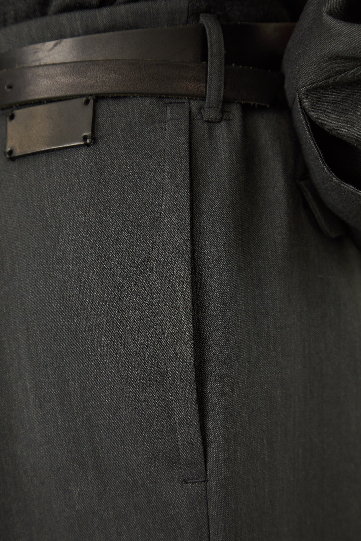 i'm here : UN(I)FORM : " ONE " TUCK PANTS
