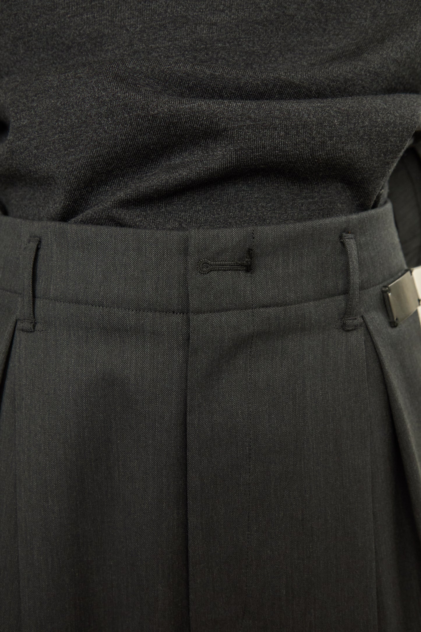 i'm here : UN(I)FORM : " ONE " TUCK PANTS