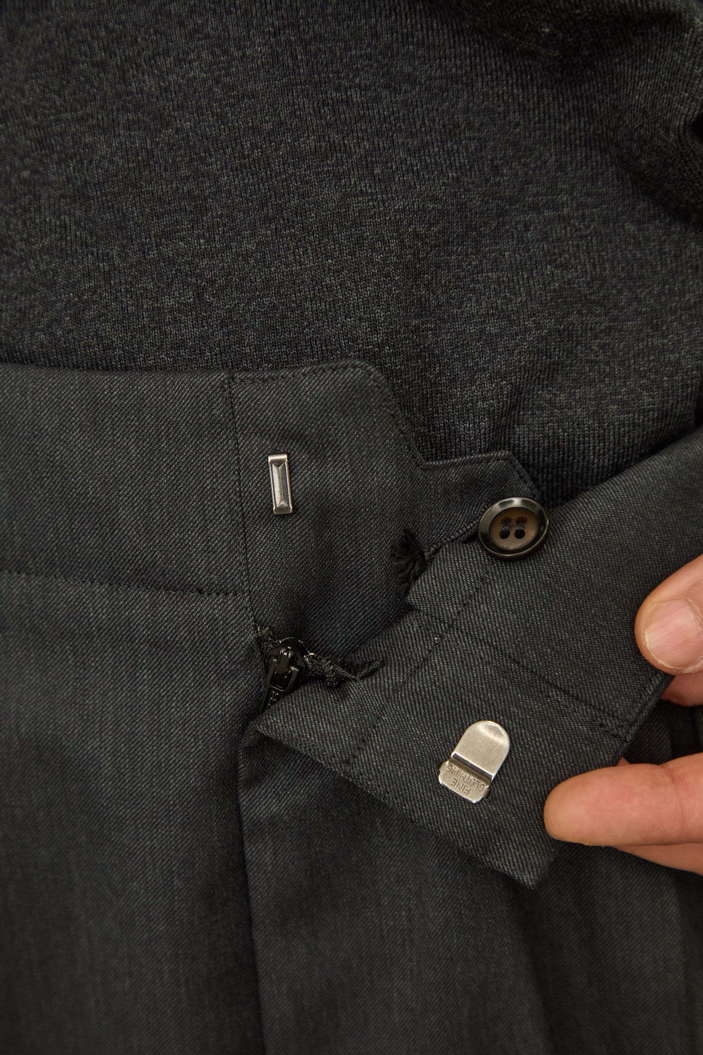 i'm here : UN(I)FORM : " ONE " TUCK PANTS