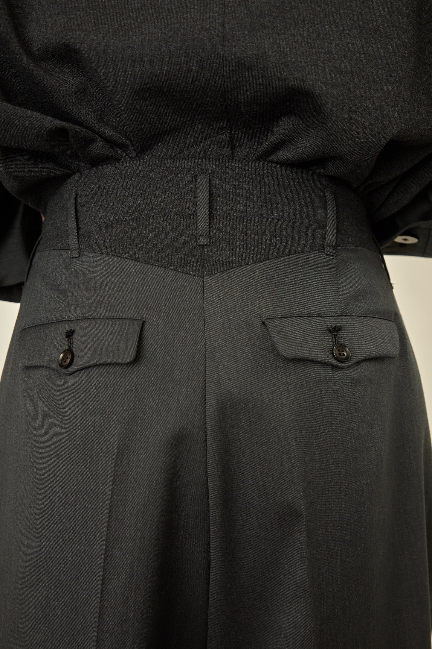 i'm here : UN(I)FORM : " ONE " TUCK PANTS