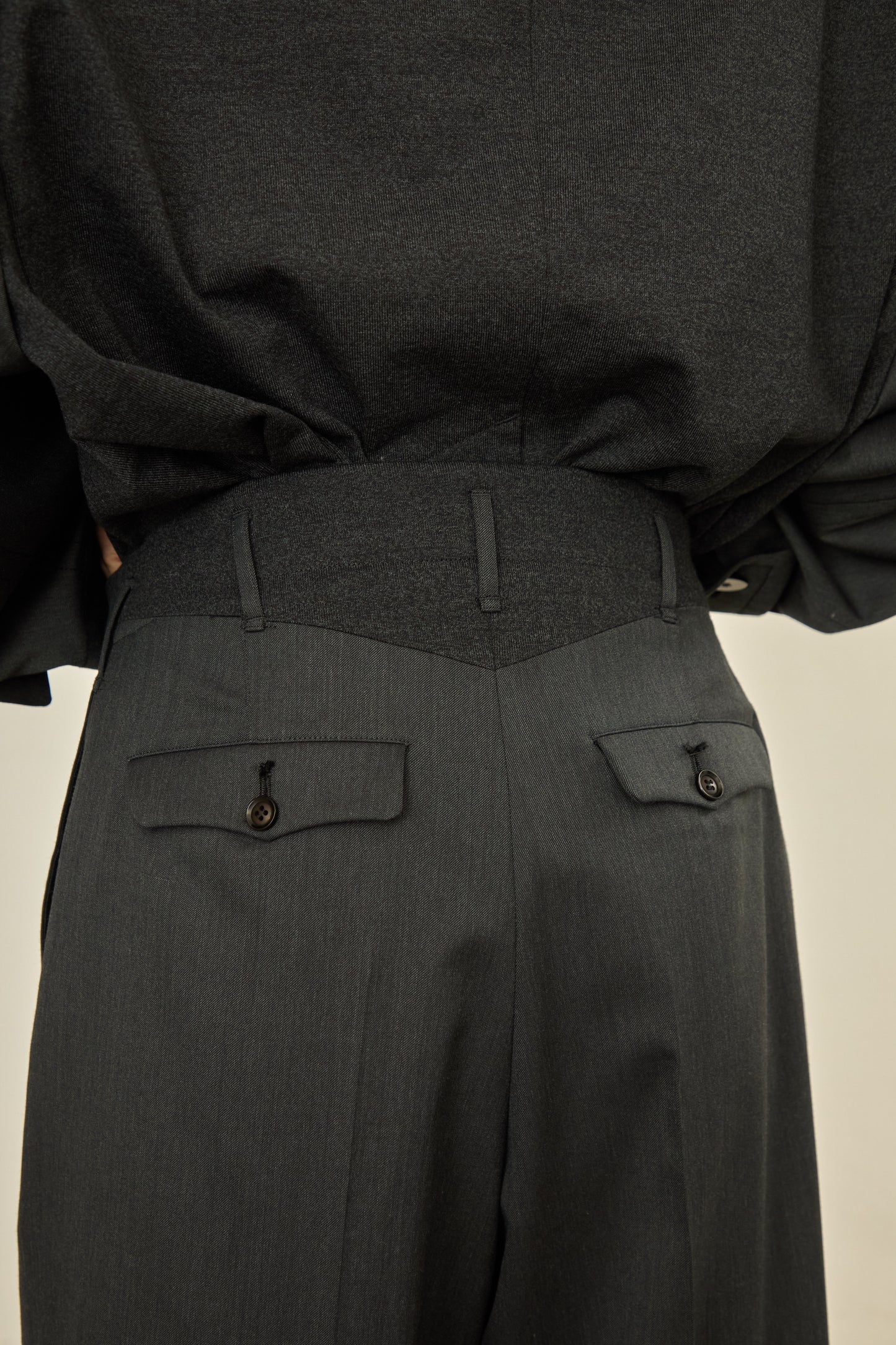 i'm here : UN(I)FORM : " ONE " TUCK PANTS
