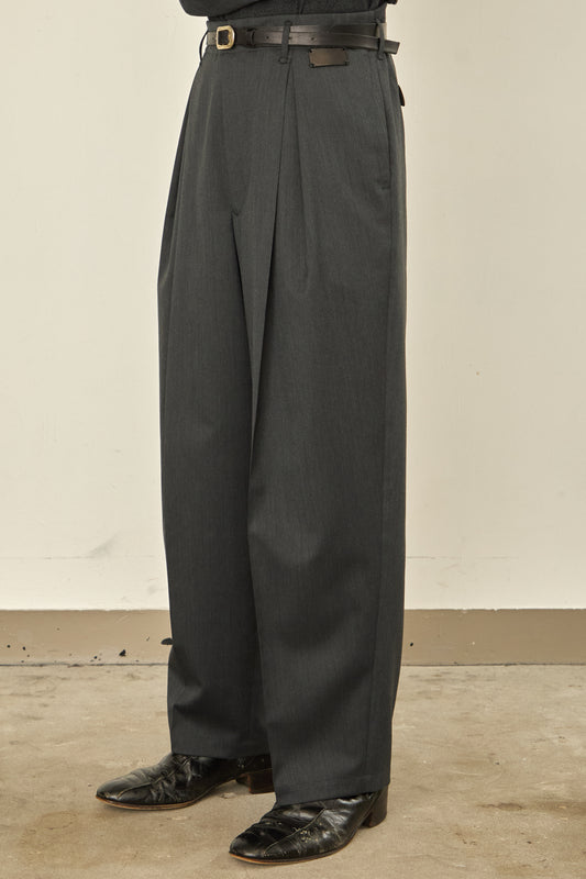 i'm here : UN(I)FORM : " ONE " TUCK PANTS