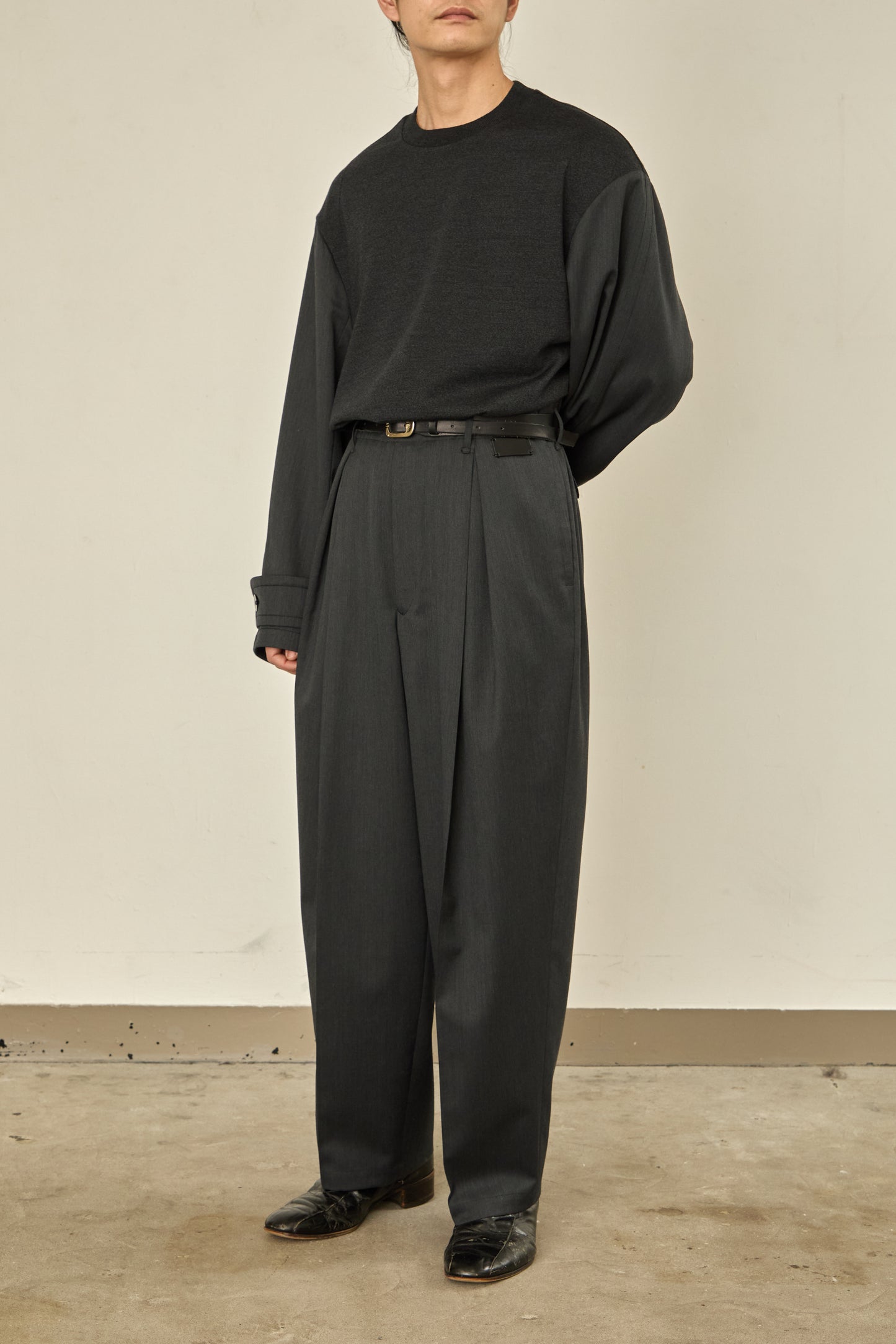 i'm here : UN(I)FORM : " ONE " TUCK PANTS