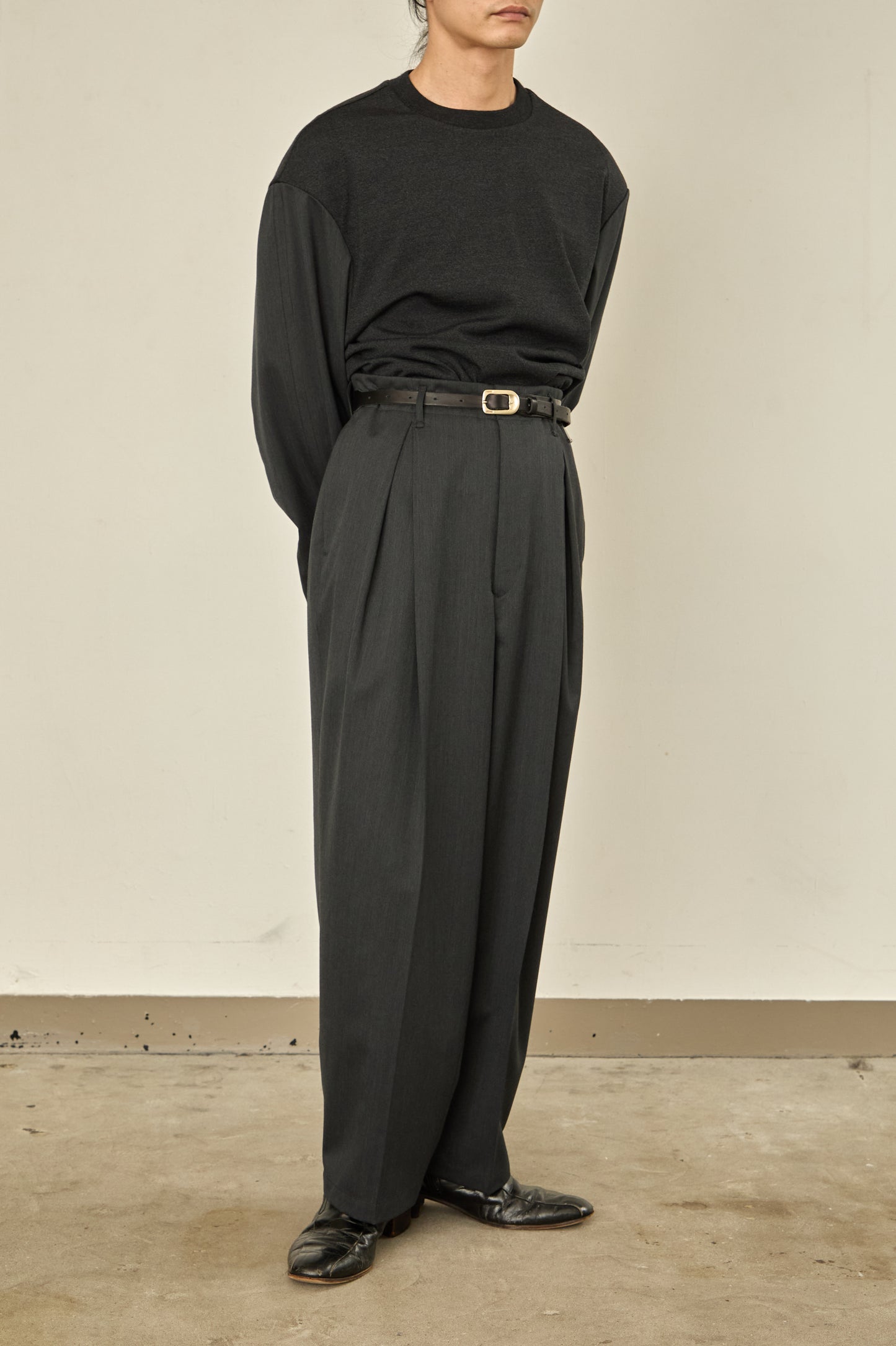 i'm here : UN(I)FORM : " ONE " TUCK PANTS